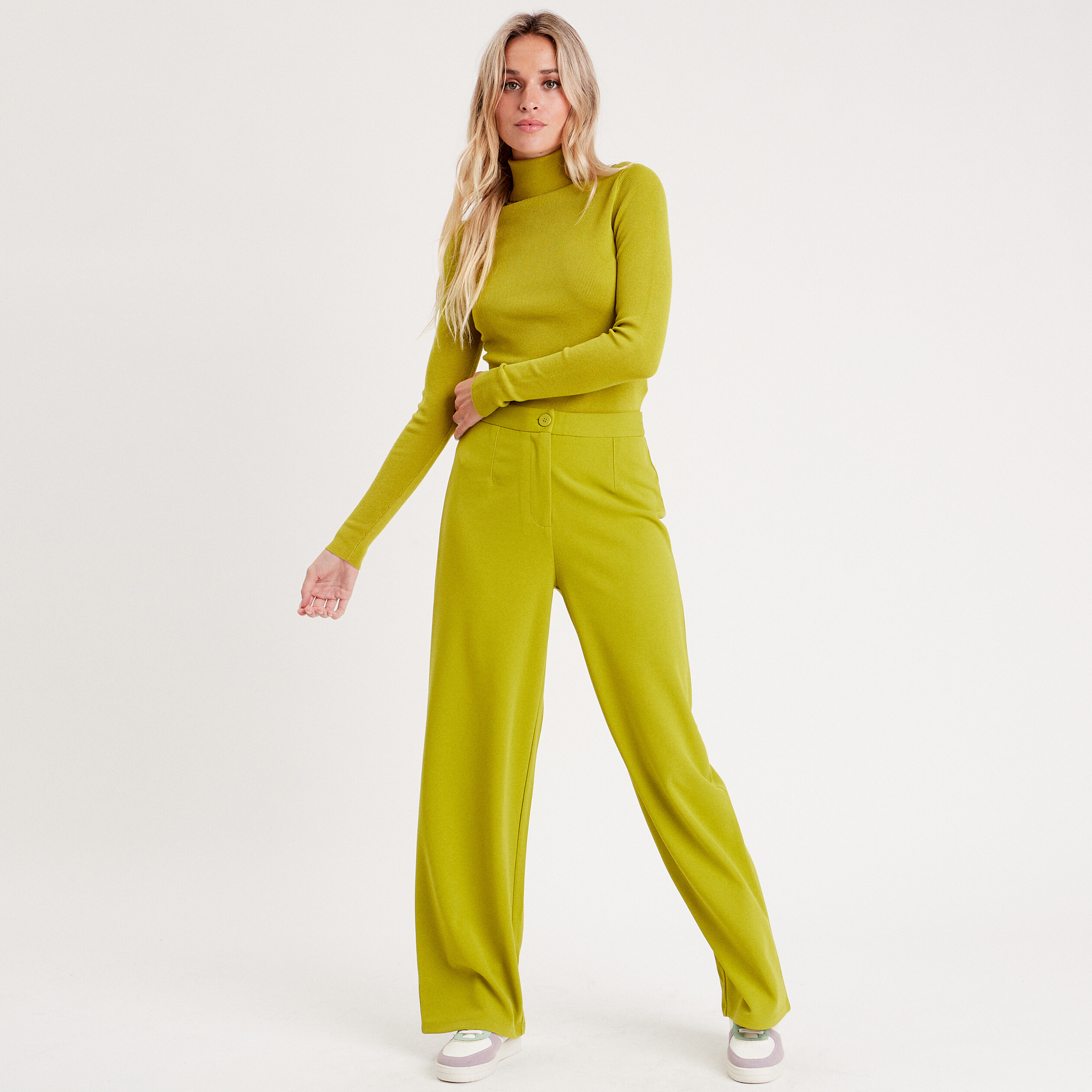Pull c&ocirc;tel&eacute; col roul&eacute; vert olive femme