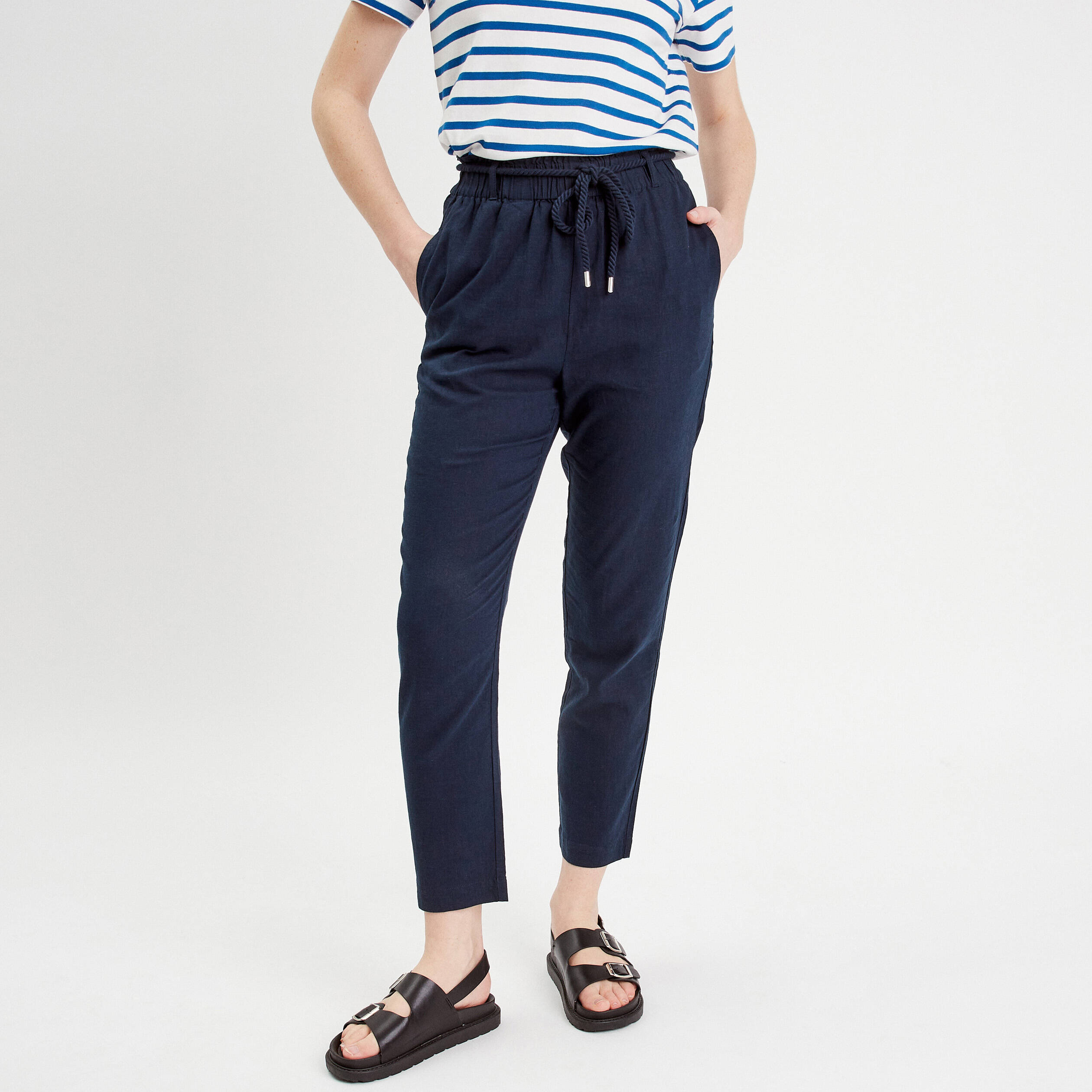 Pantalon droit fluide contenant du lin bleu marine femme