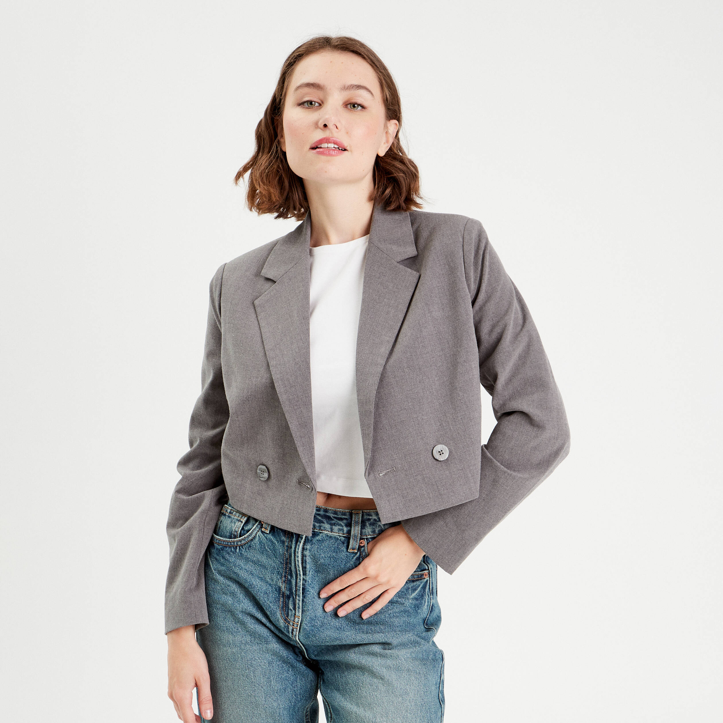 veste blazer droite courte gris fonce femme Veste blazer droite courte gris foncé femme