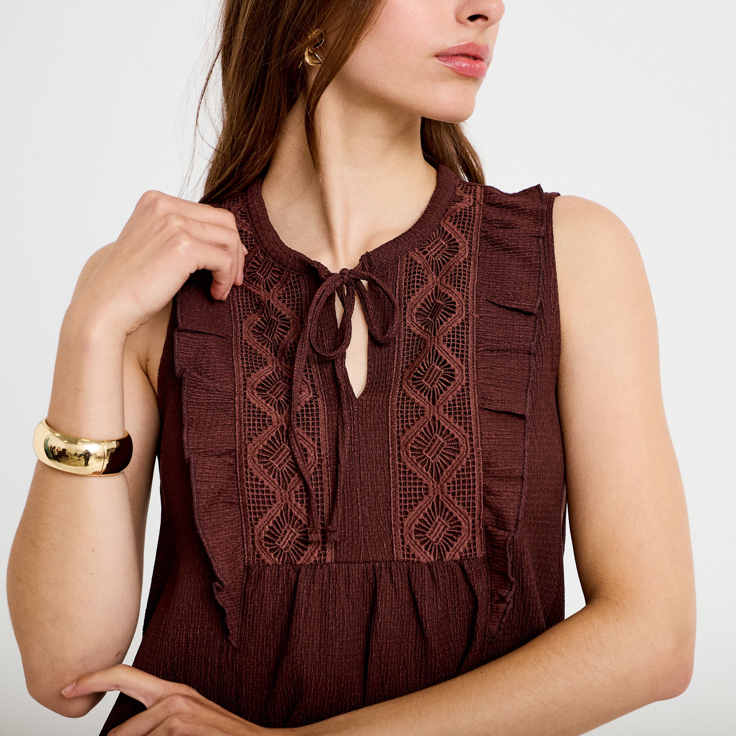 Top sans manches col v marron femme