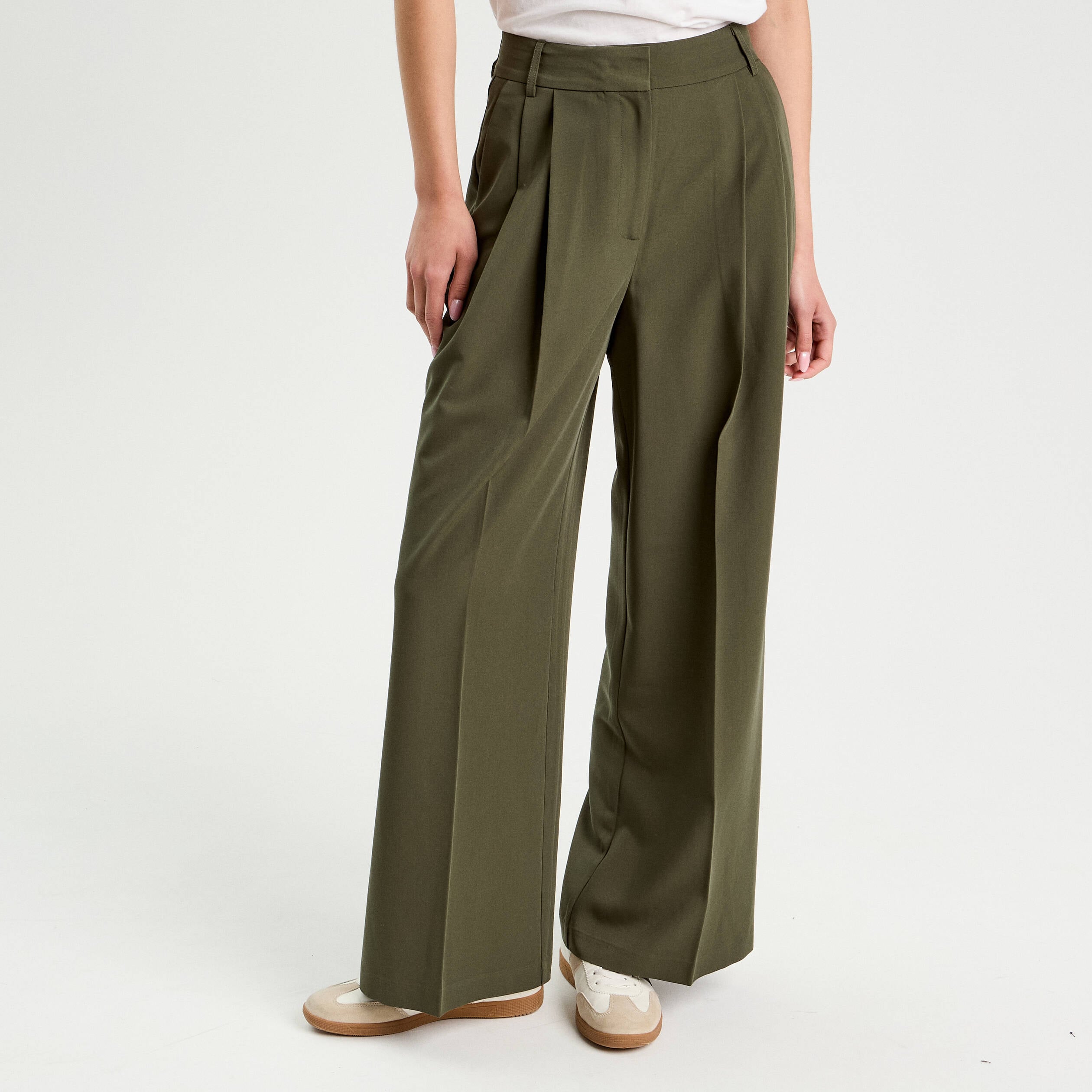 Pantalon large &agrave; pinces vert kaki femme