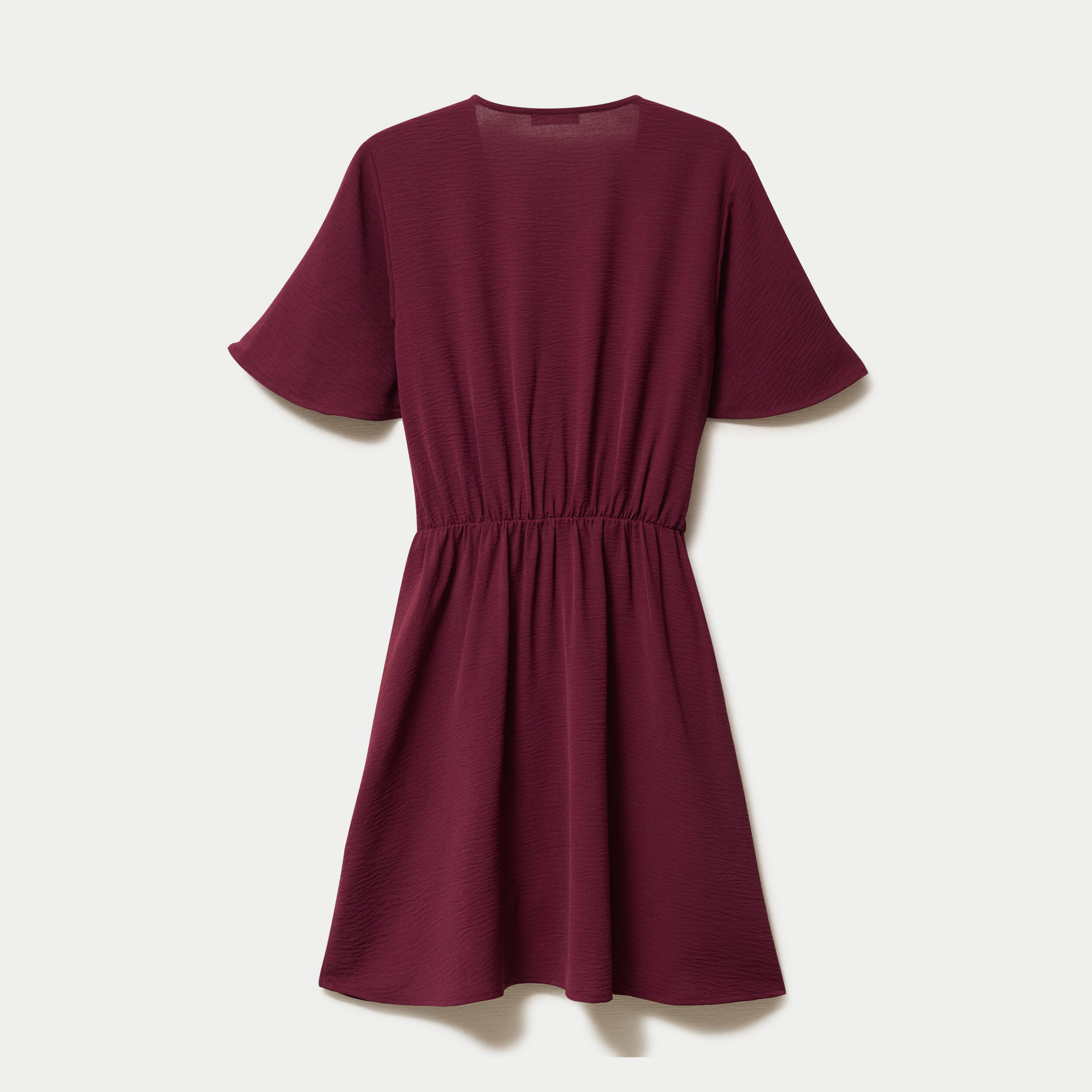Robe courte &eacute;vas&eacute;e col v manches courtes bordeaux femme