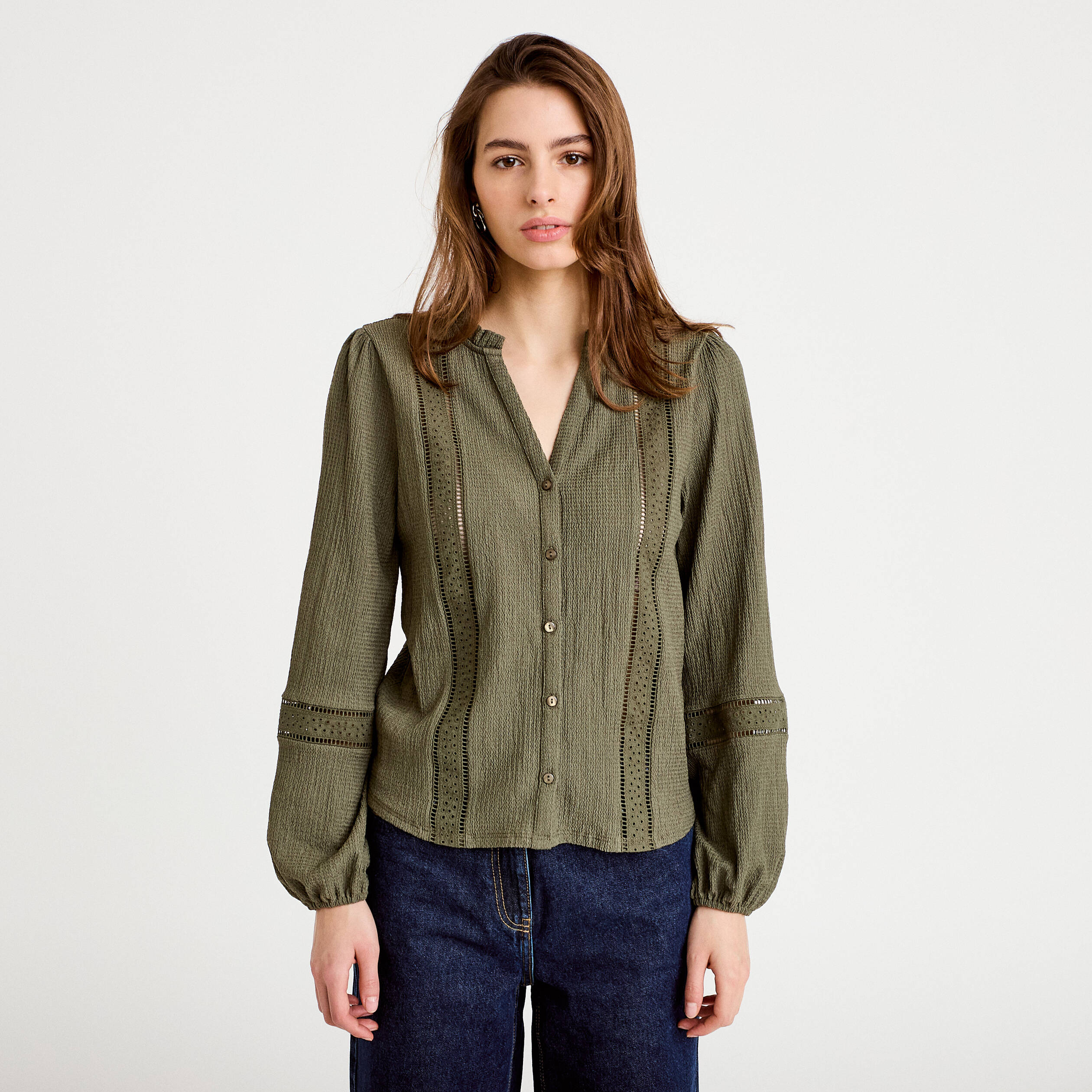 Blouse broderie col V manches longues vert kaki femme