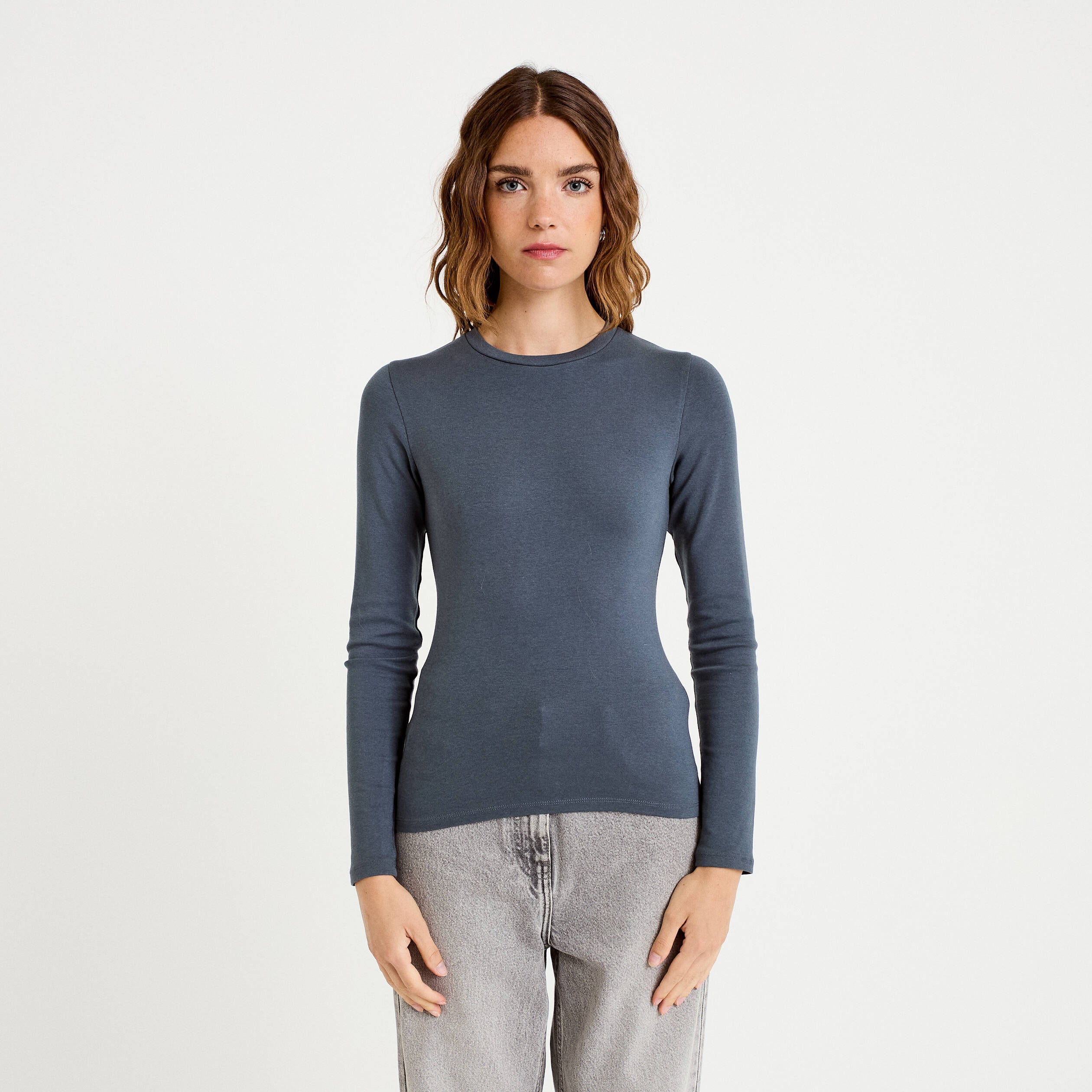 T-shirt cintr&eacute; col rond manches longues gris femme