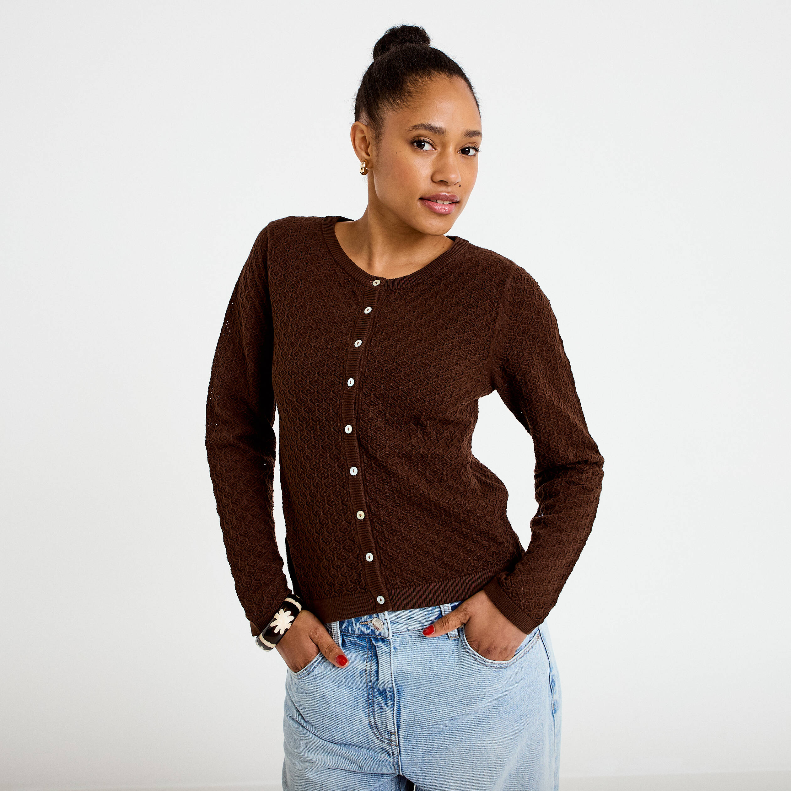 Gilet ajour&eacute; manches longues dentelle marron fonc&eacute; femme
