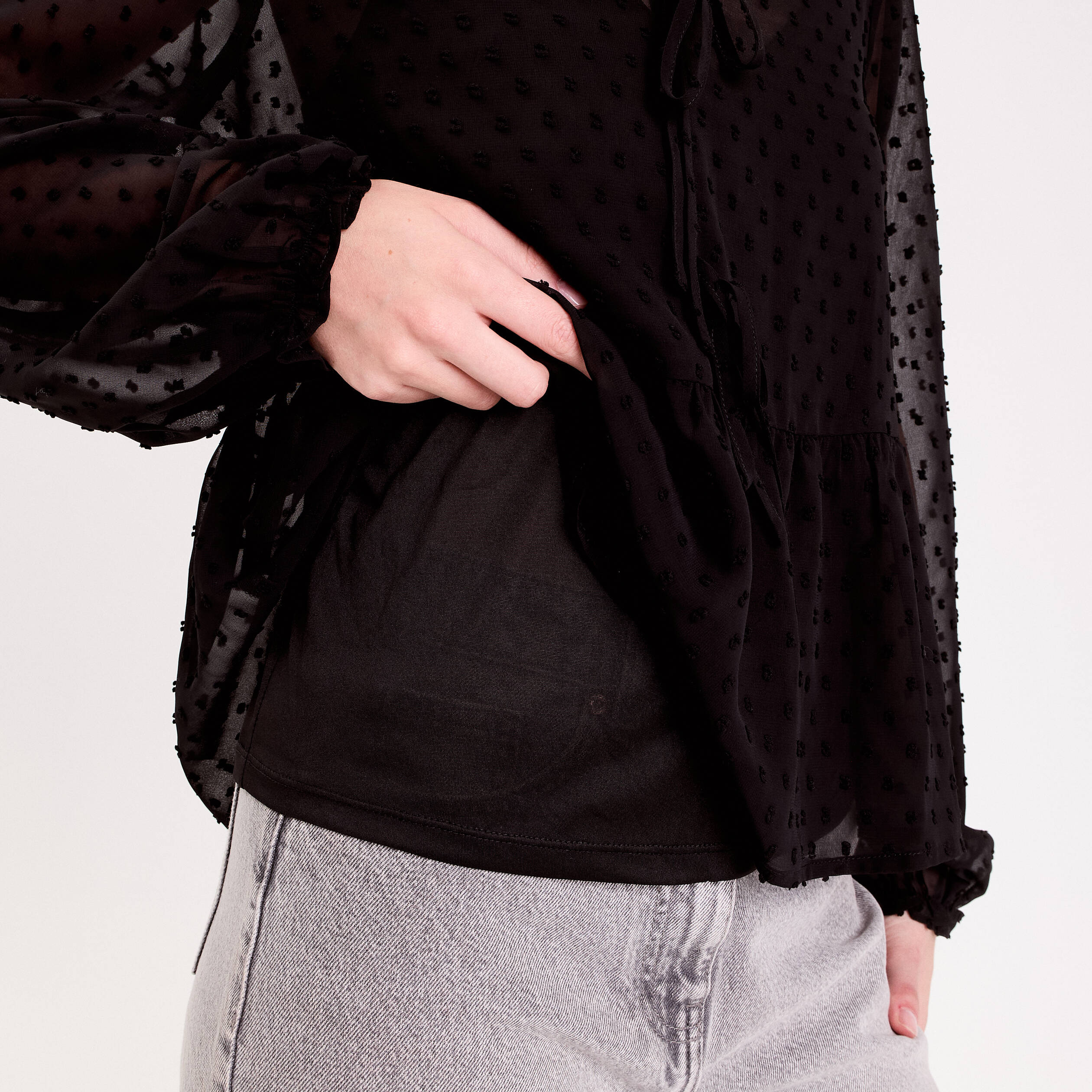 Blouse courte droite col v noir femme