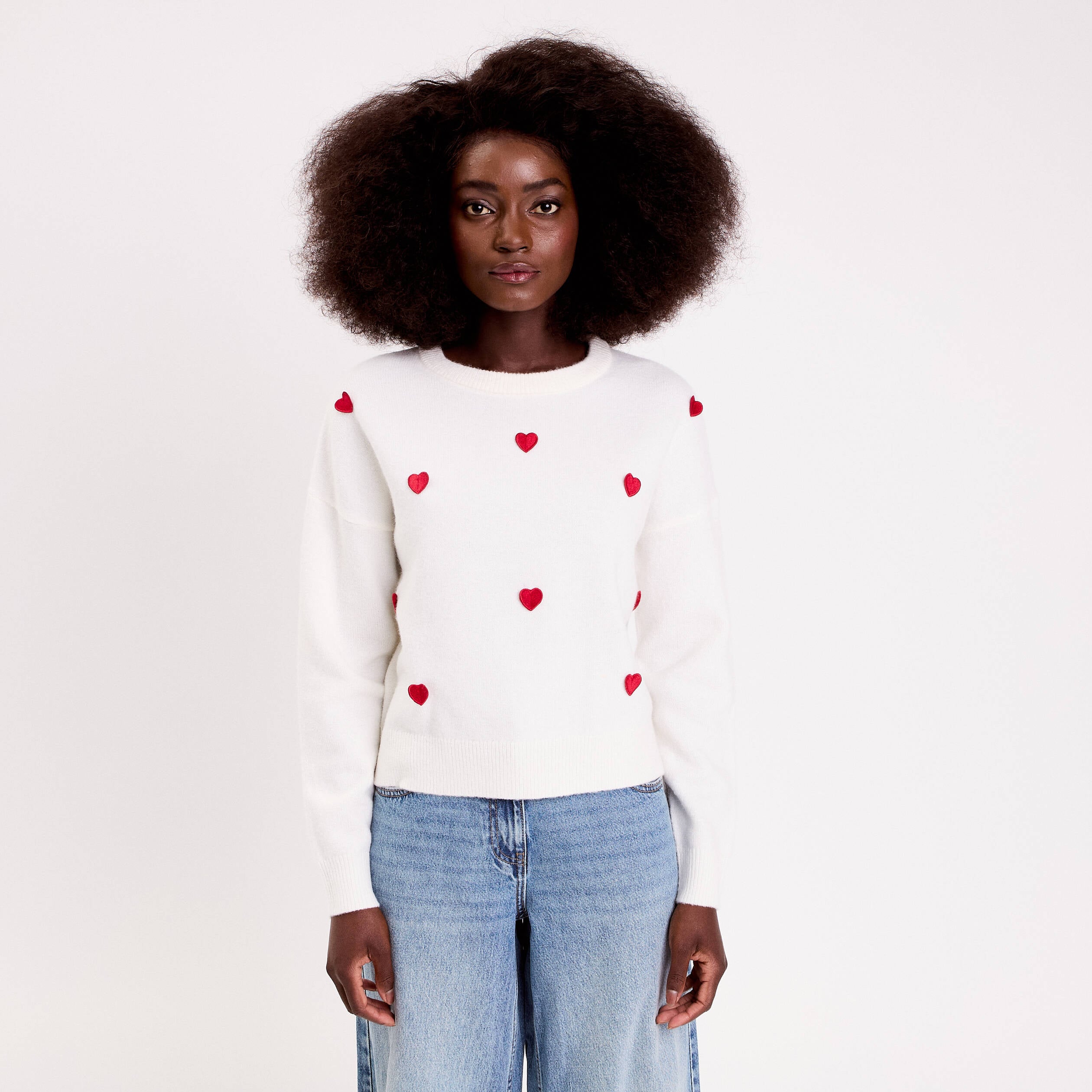 Pull &agrave; motifs coeurs ecru femme