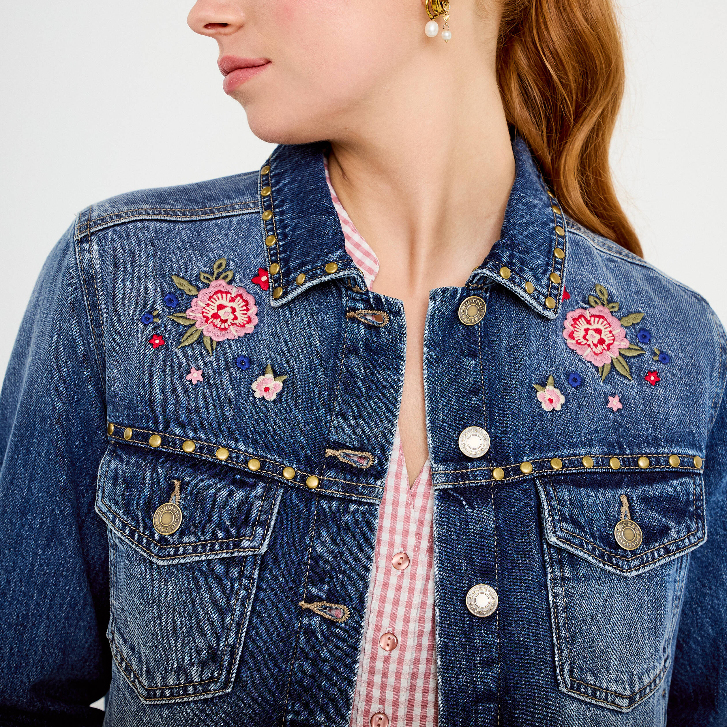 Veste en jean broderie d&eacute;tails clout&eacute;s denim double stone femme
