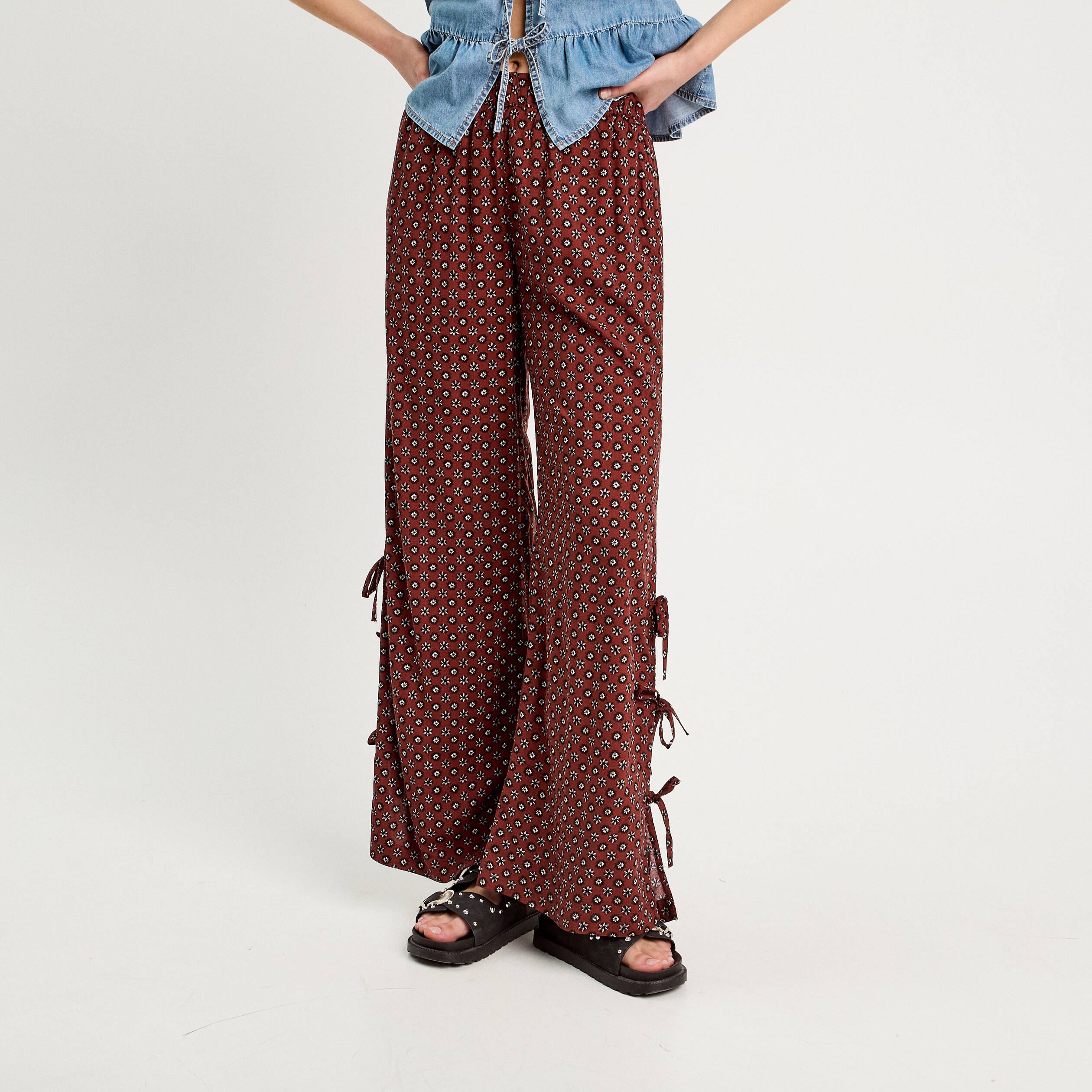 pantalon large avec noeuds marron cognac femme Pantalon large avec noeuds marron cognac femme