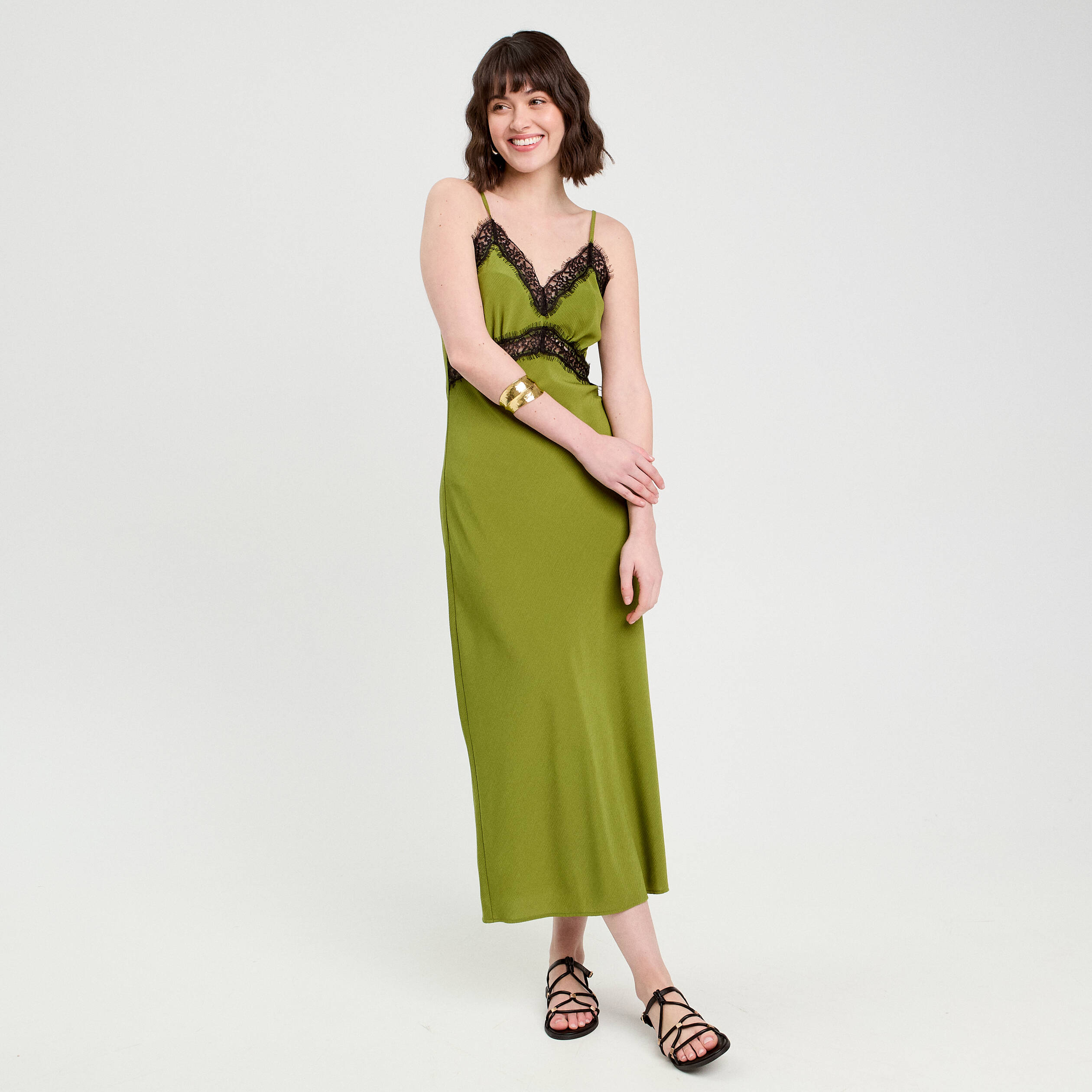 robe longue ajustee dentelle vert fonce femme Robe longue ajustée dentelle vert foncé femme