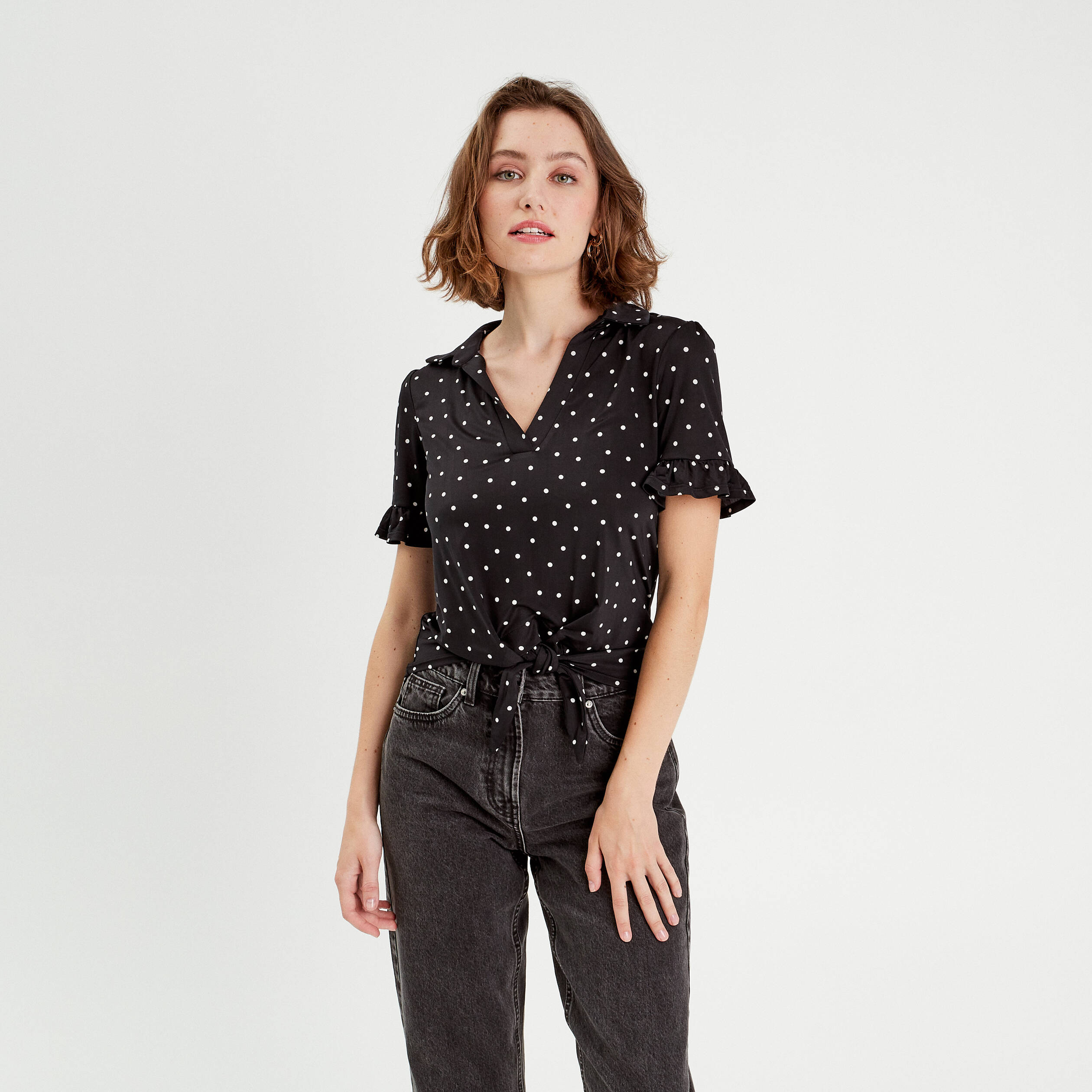 Chemise manches courtes nouée noir femme