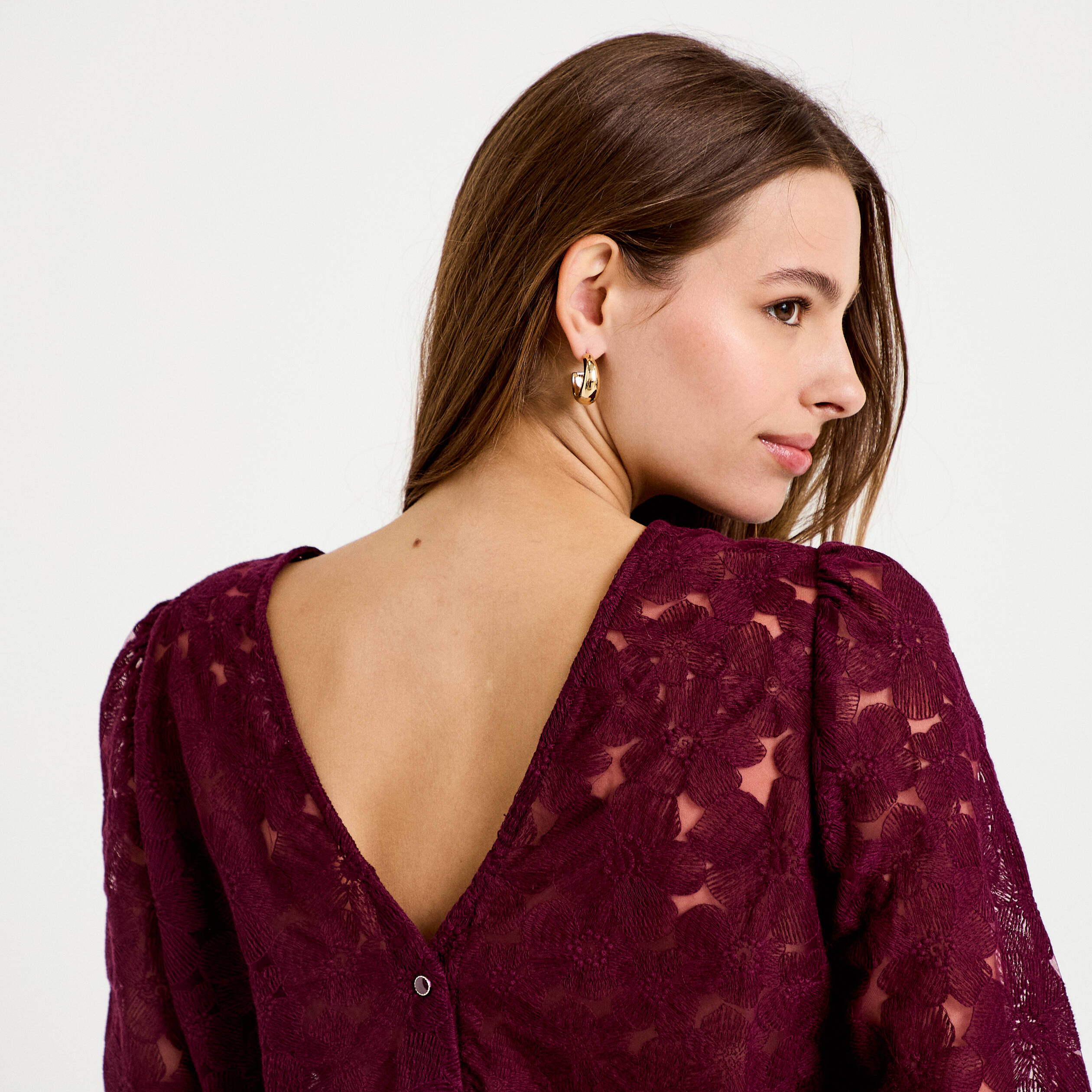 Blouse droite col v en dentelle prune femme