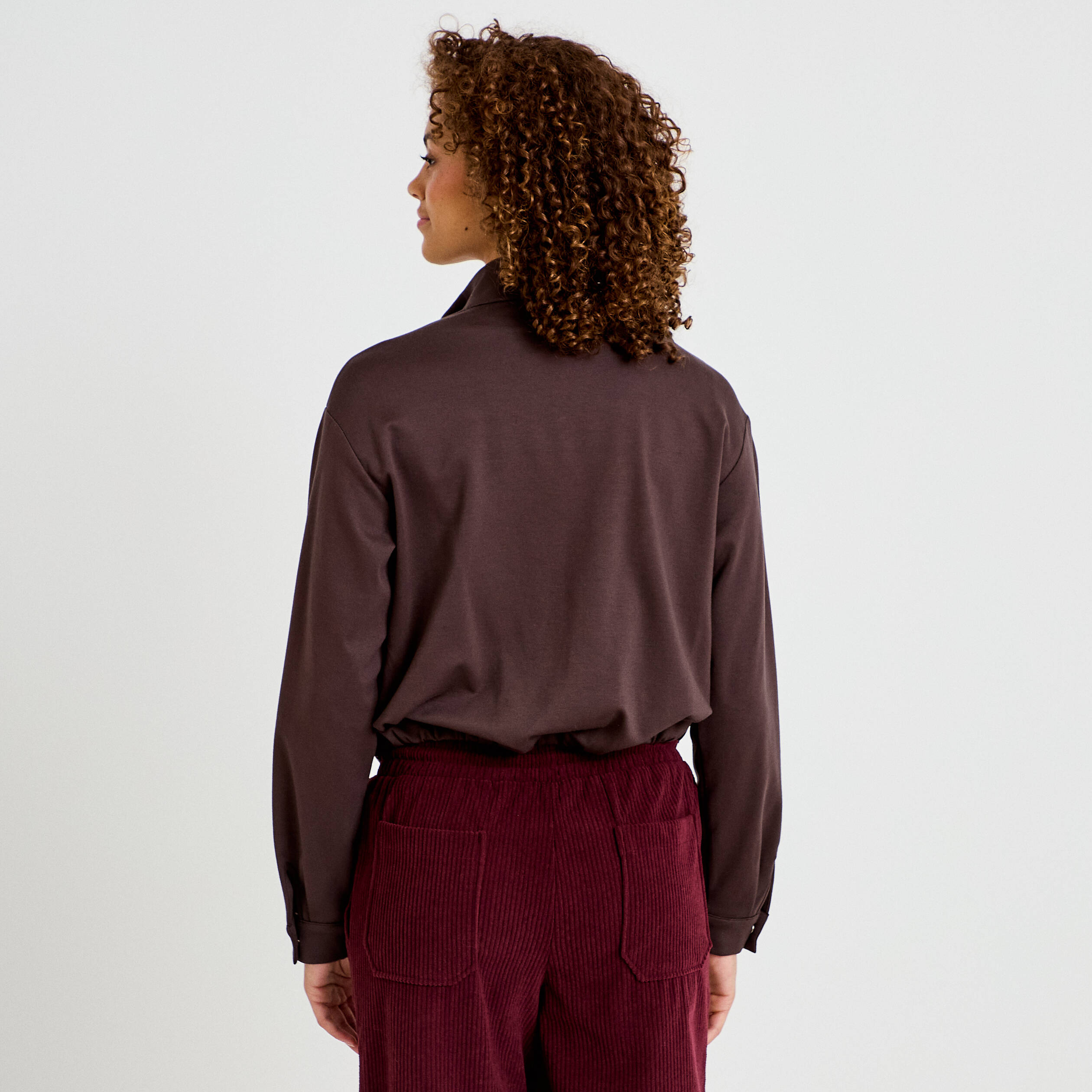 Veste cropped bas resserr&eacute; marron fonc&eacute; femme