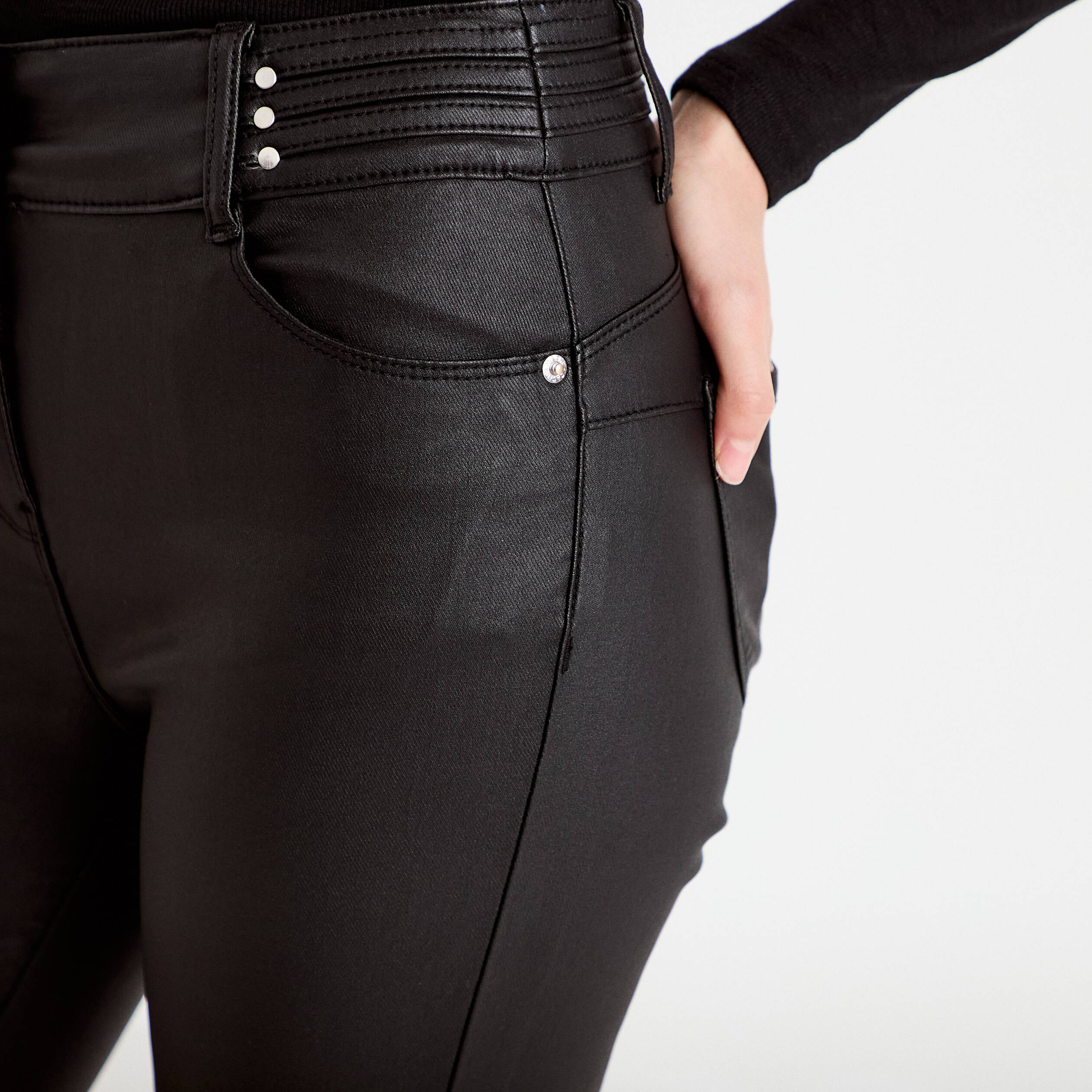 Pantalon skinny enduit denim noir enduit femme