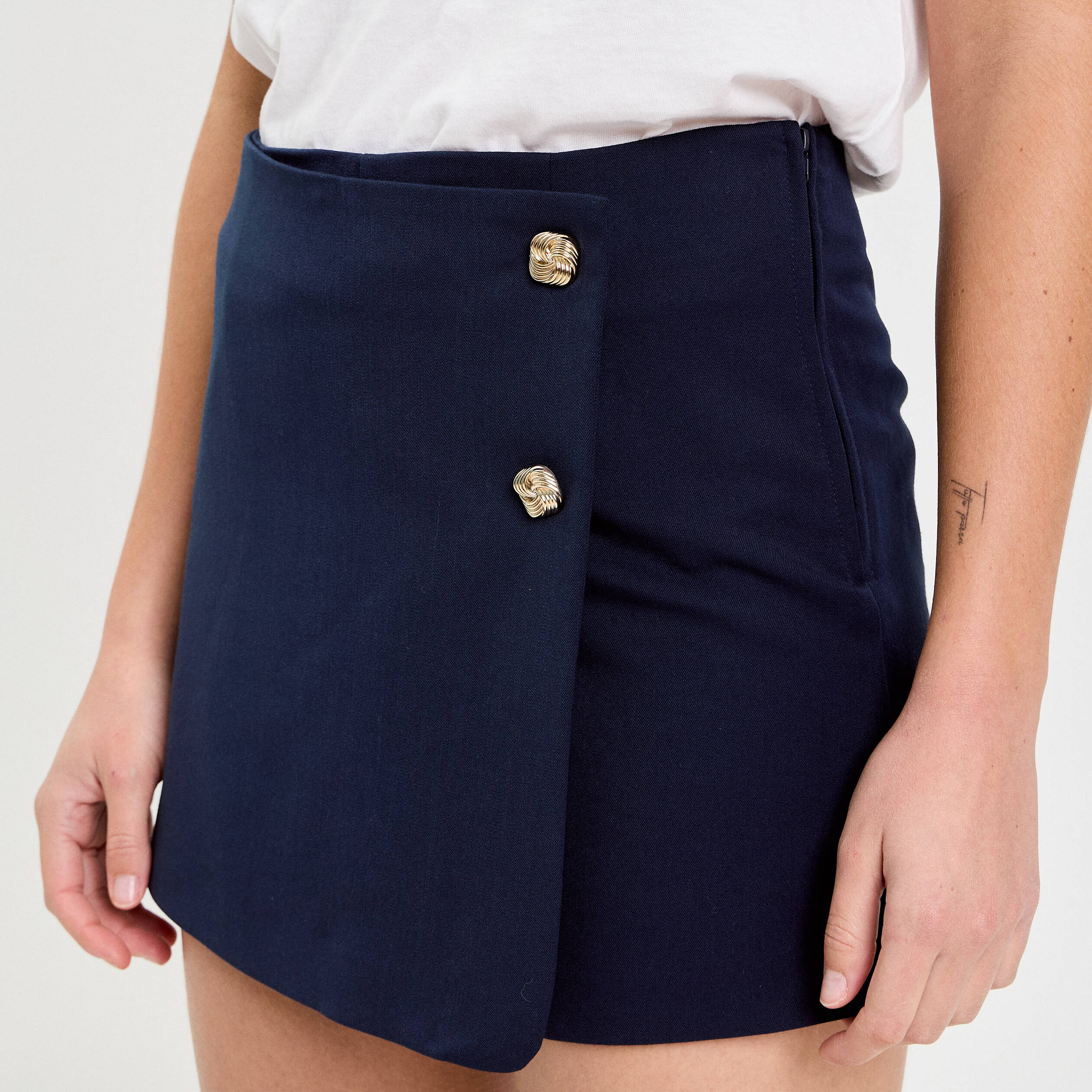 Jupe crayon en laine vierge stretch, en bleu marine - sur la boutique en ligne de