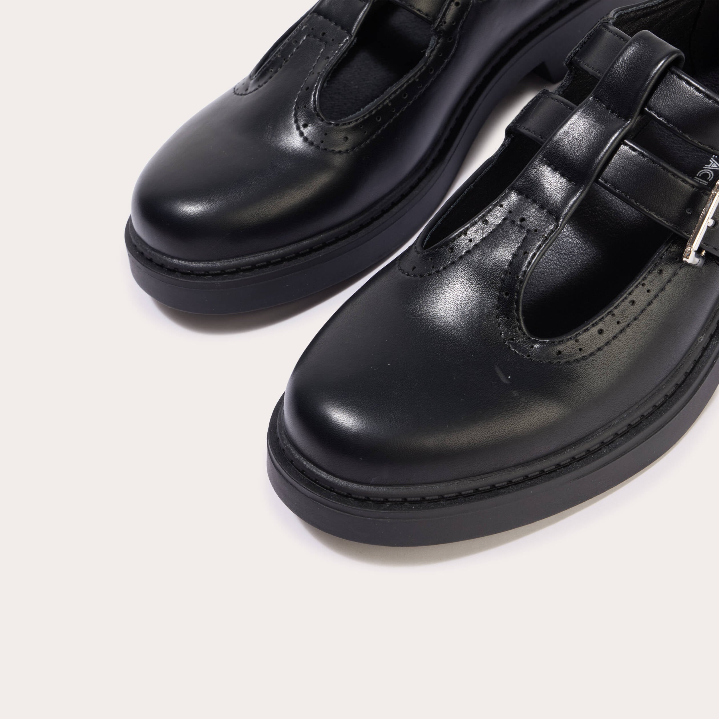Derbies noir femme