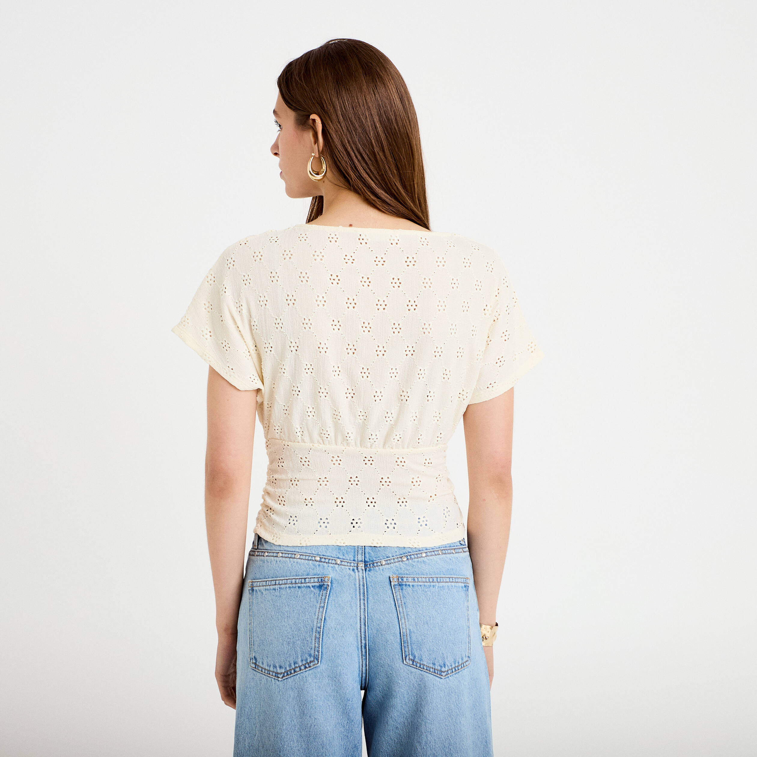 T-shirt ajour&eacute; col v manches courtes ecru femme