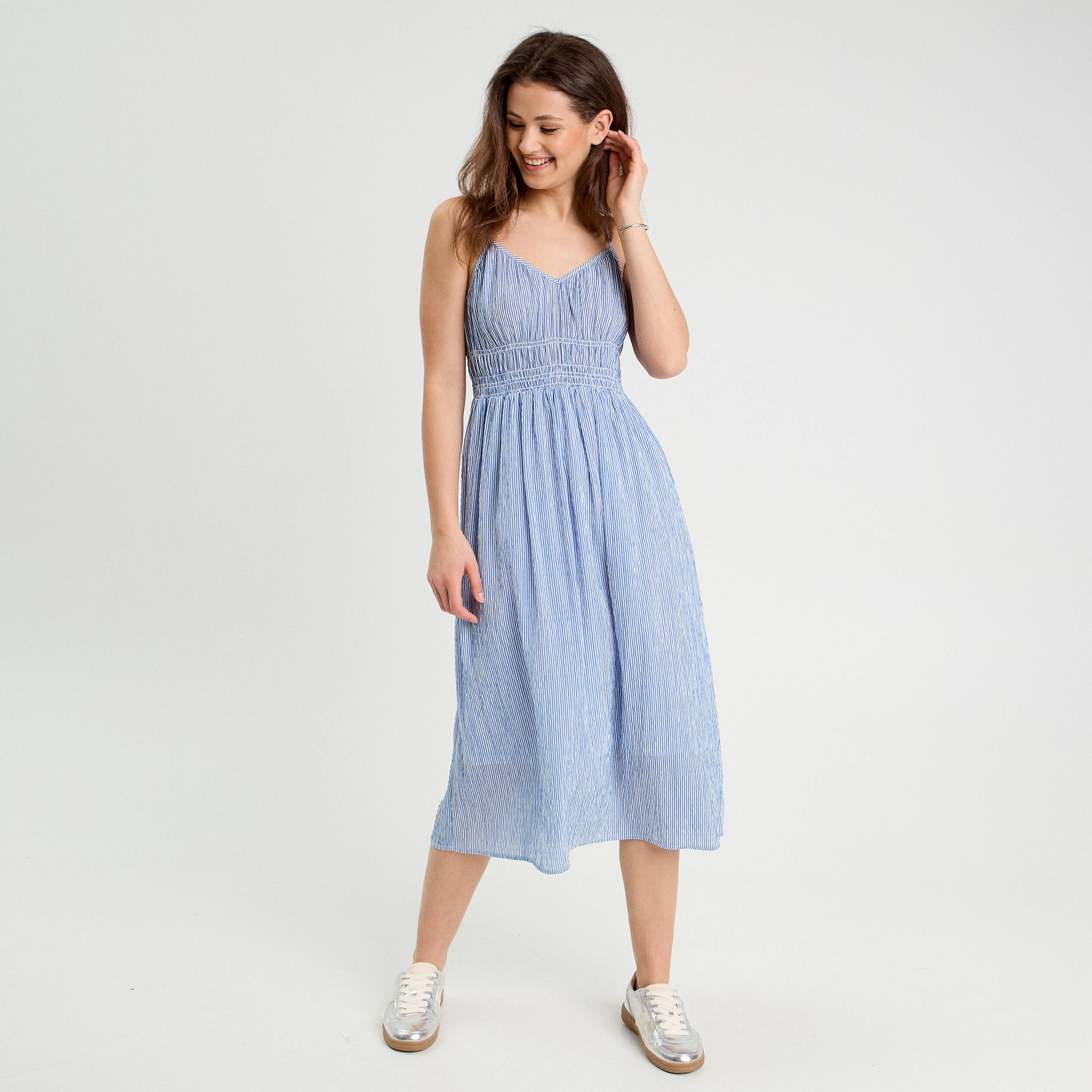 Robe midi &eacute;vas&eacute;e bretelles bleu clair femme