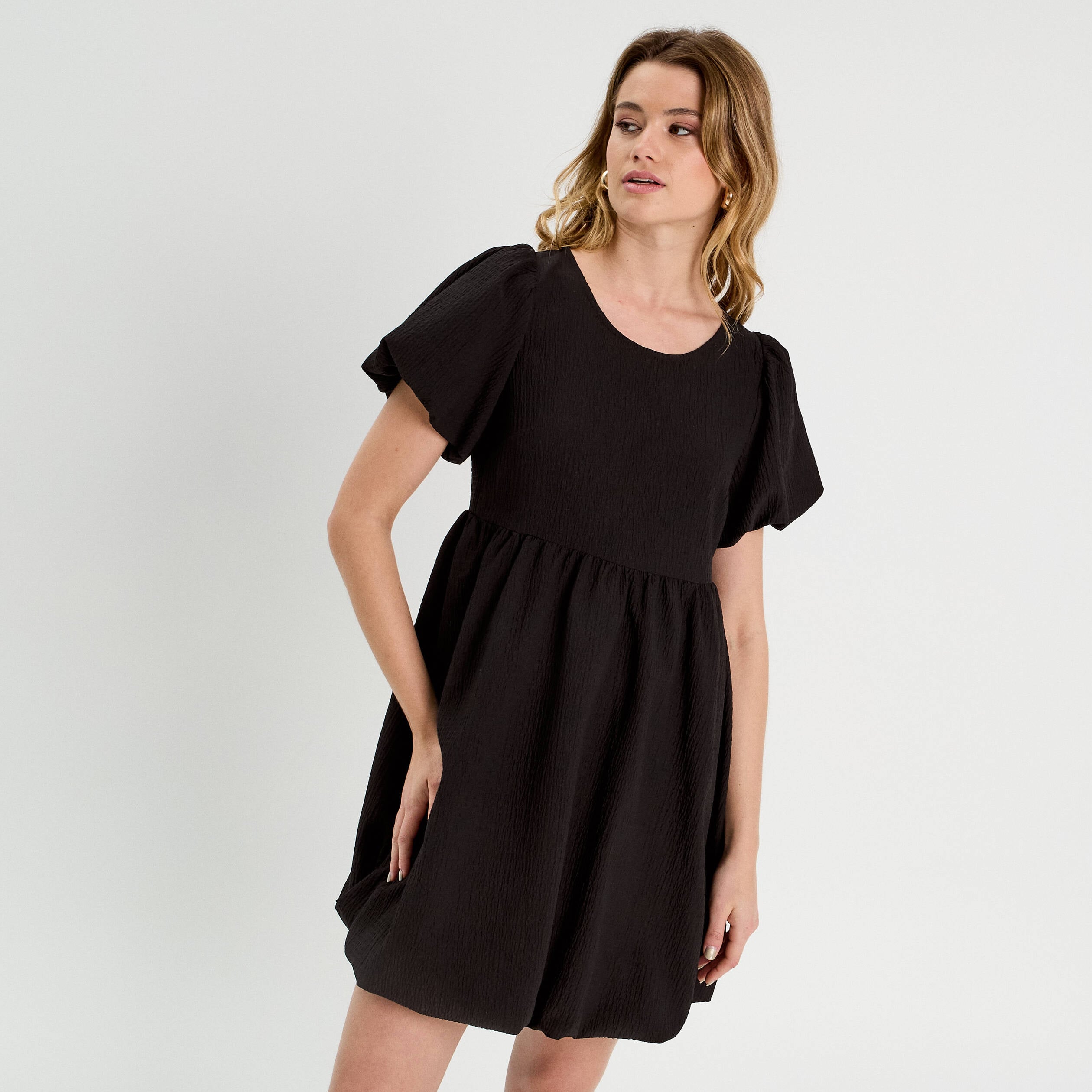 Robe &eacute;vas&eacute;e effet boule noir femme