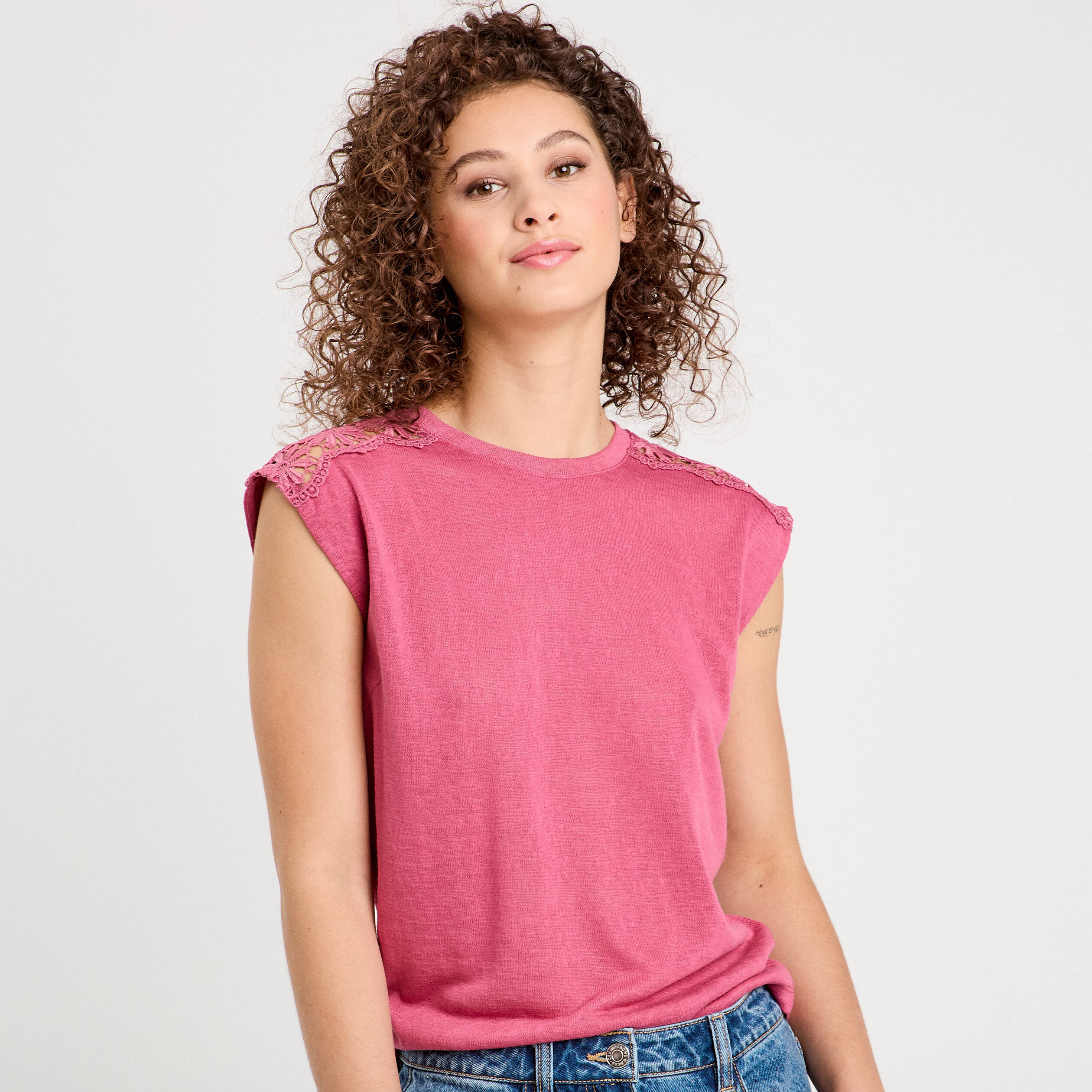 D&eacute;bardeur &eacute;paules dentelle rose clair femme