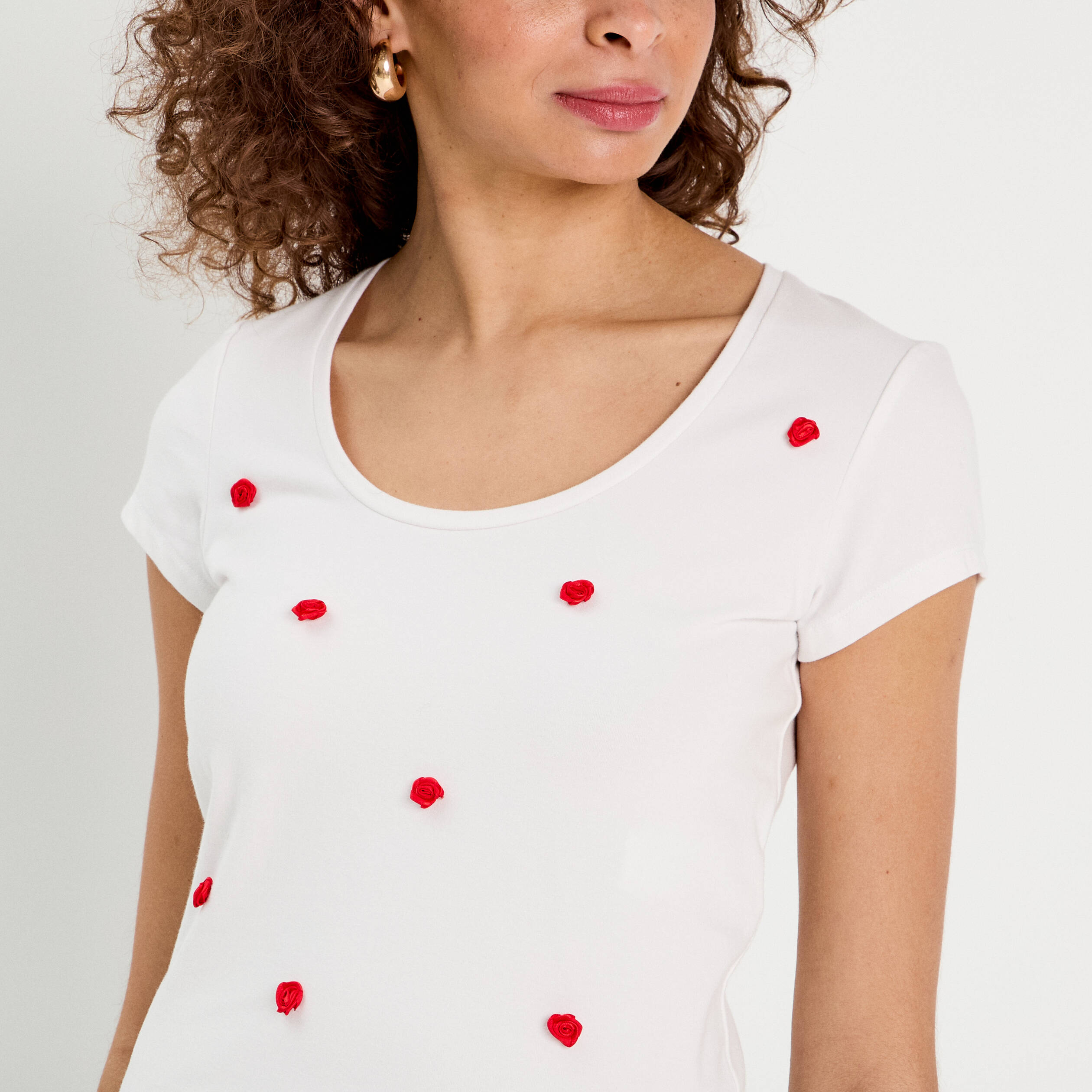 T-shirt d&eacute;tails brod&eacute;s blanc femme
