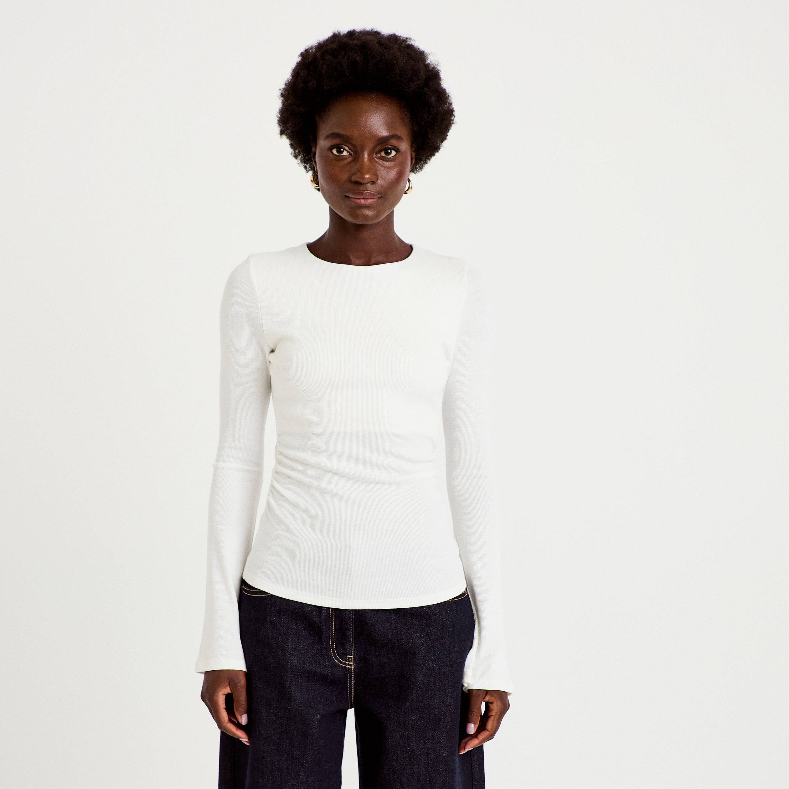 T-shirt ajust&eacute; col rond manches longues ecru femme