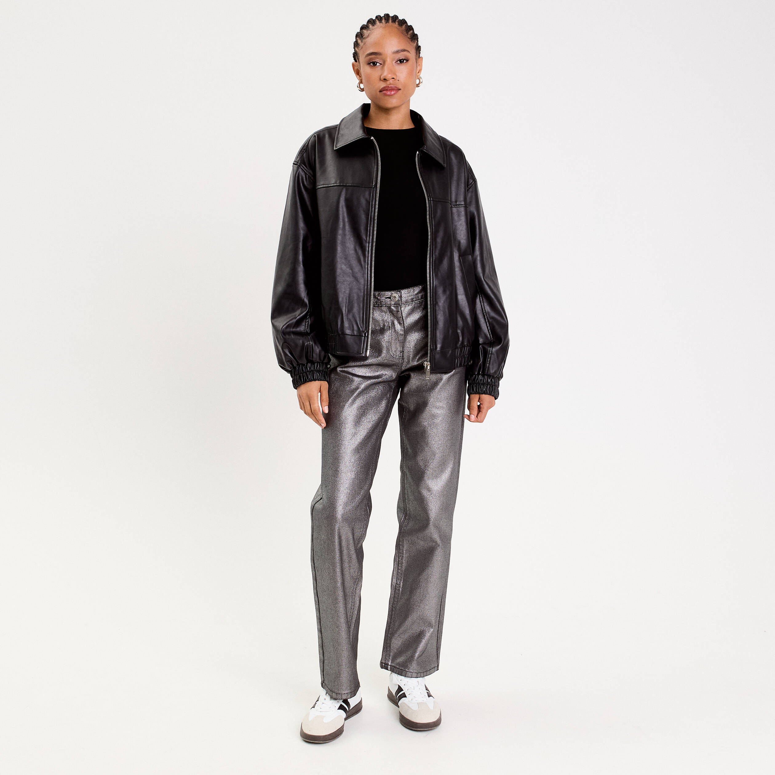 Pantalon droit enduit gris argent femme