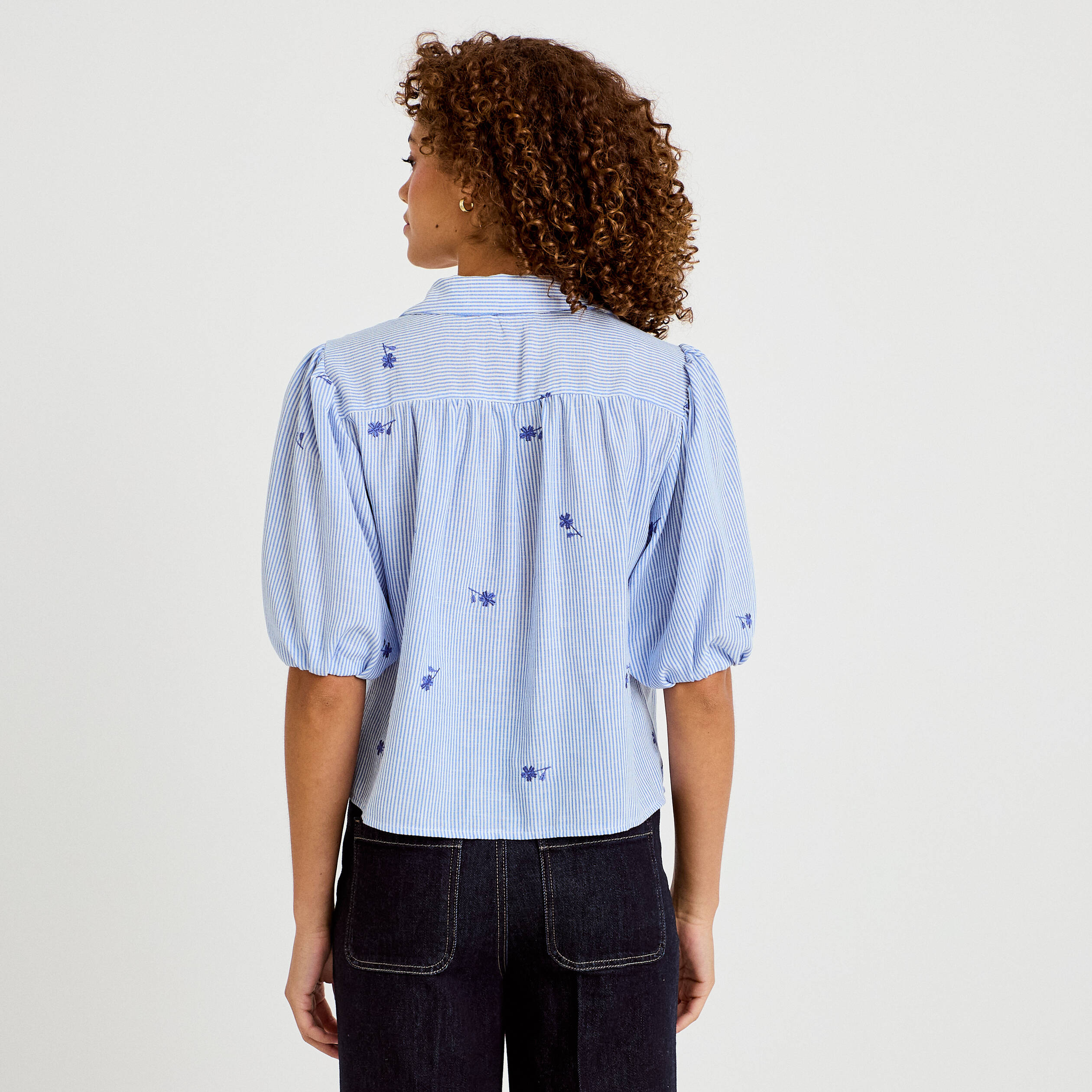Chemise droite col classique manches 3/4 bleu clair femme