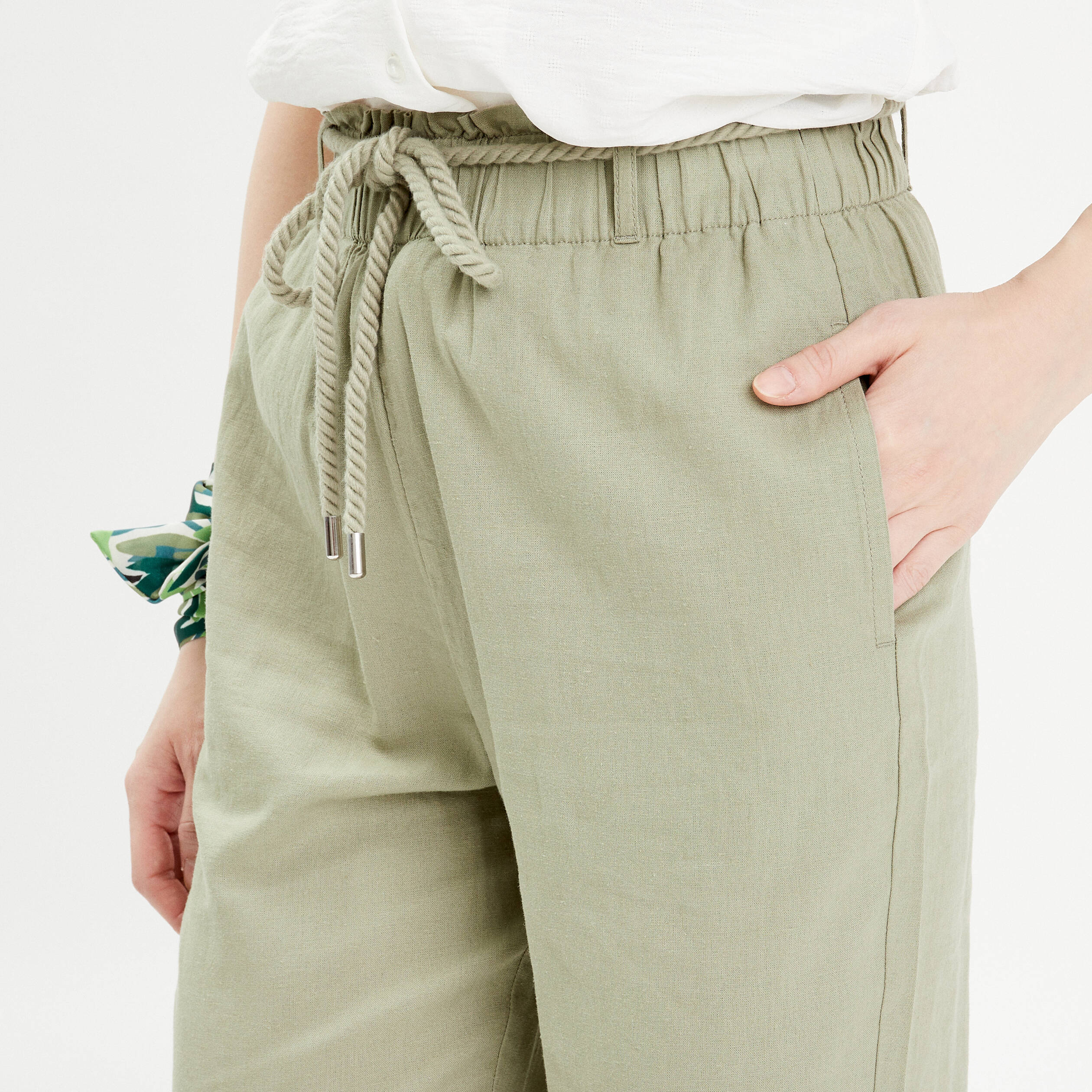 Pantalon droit fluide contenant du lin vert kaki femme