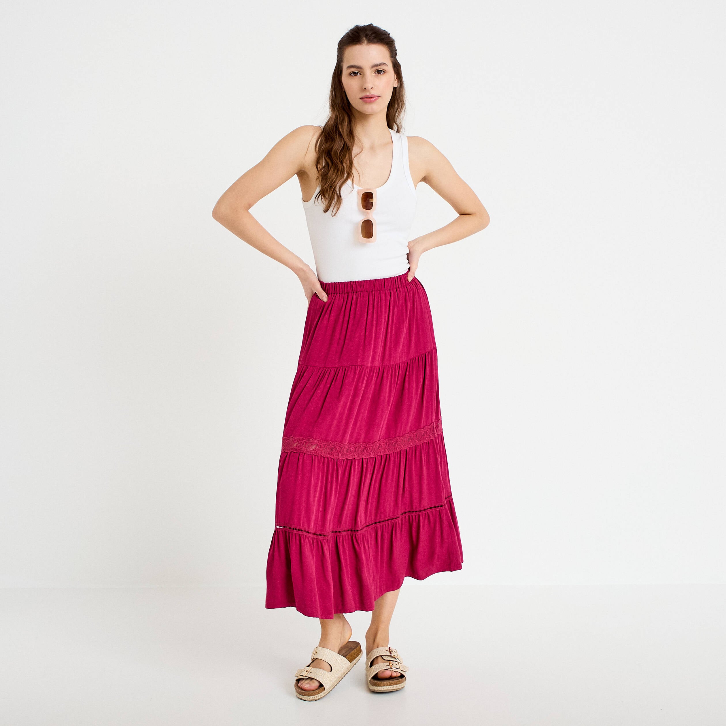 Jupe &eacute;vas&eacute;e longueur 3/4 dentelle rouge femme