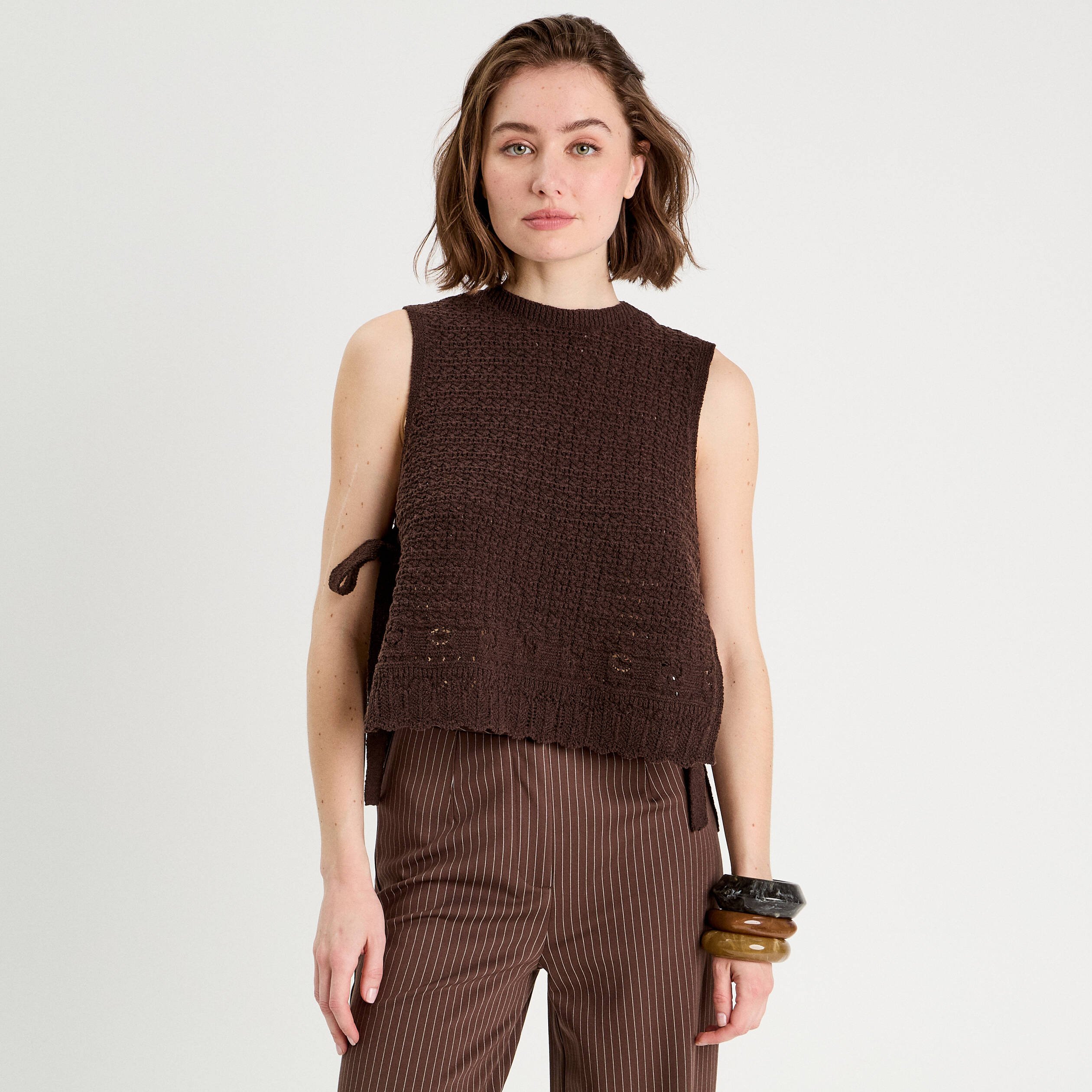 debardeur ajoure noue marron fonce femme Débardeur ajouré noué marron foncé femme