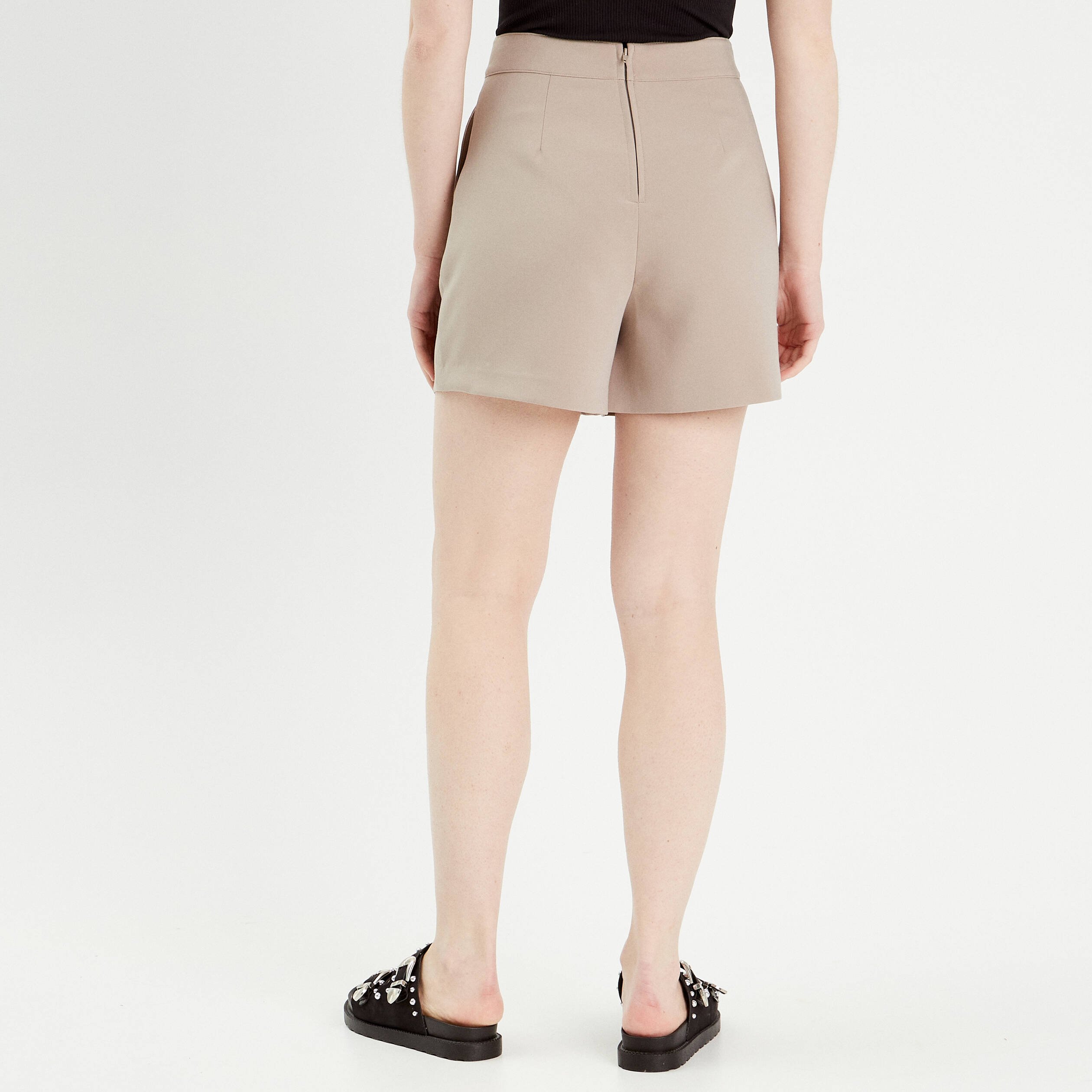 short ajuste beige femme Short ajusté beige femme