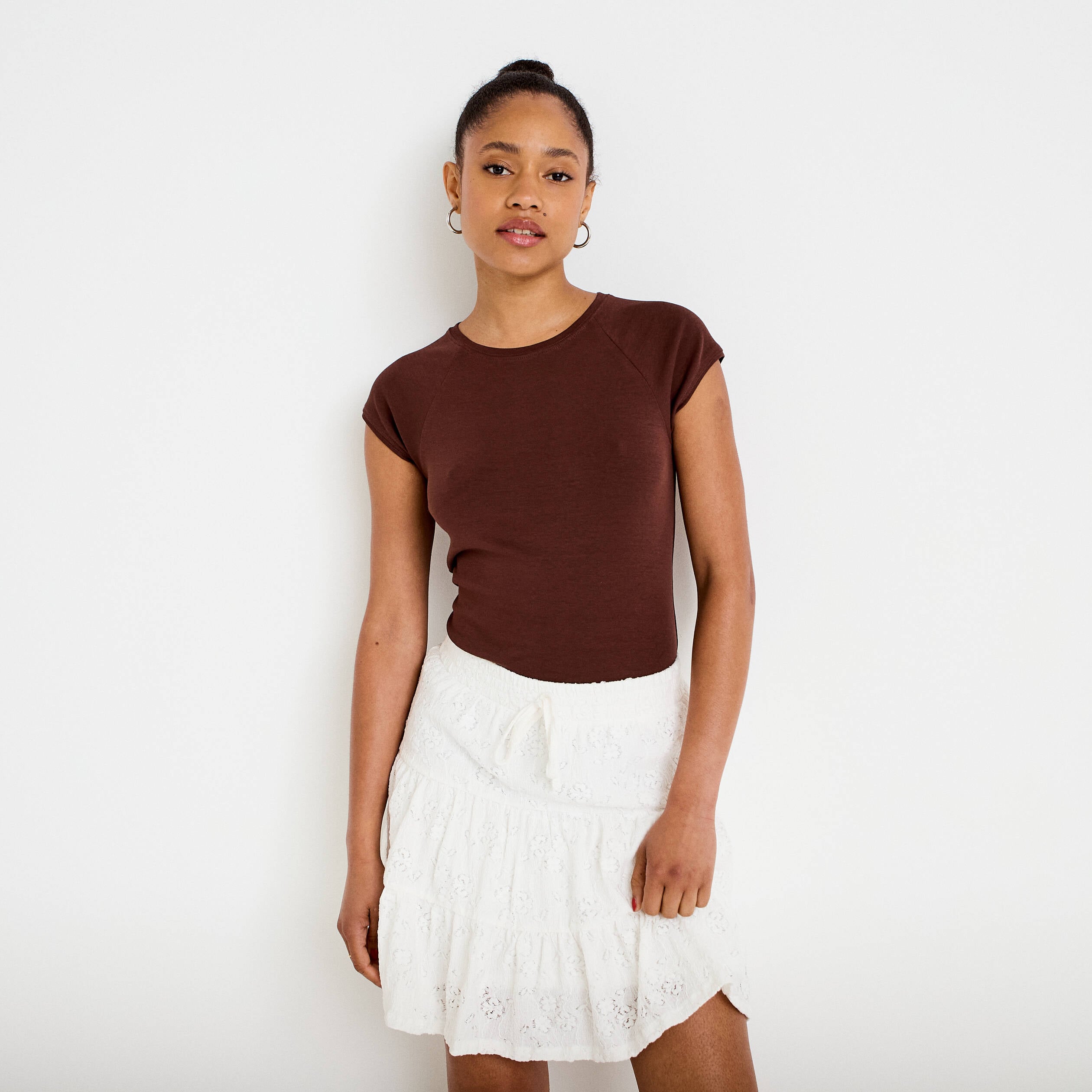 Jupe courte &eacute;vas&eacute;e en maille ecru femme
