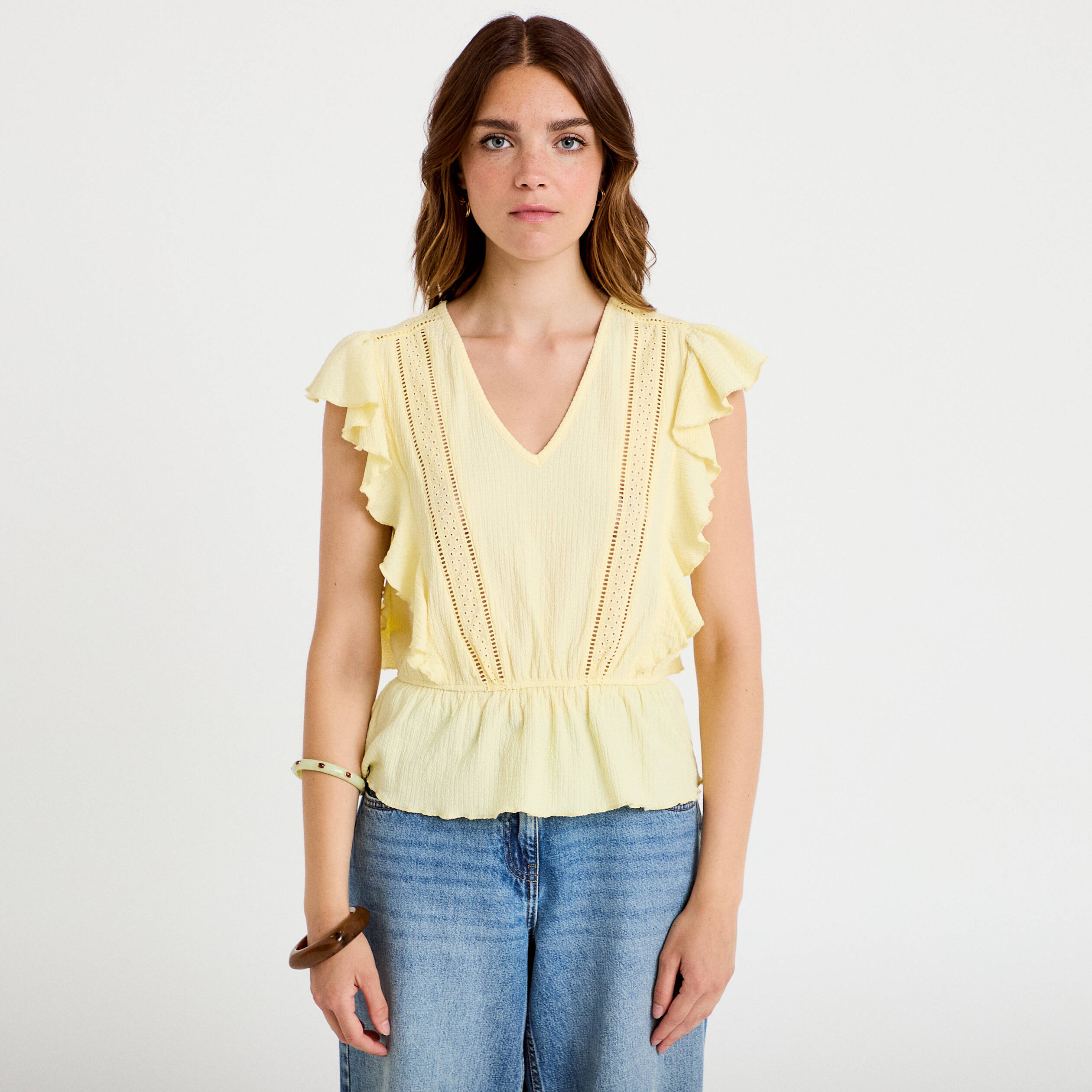Blouse &agrave; volants jaune pastel femme