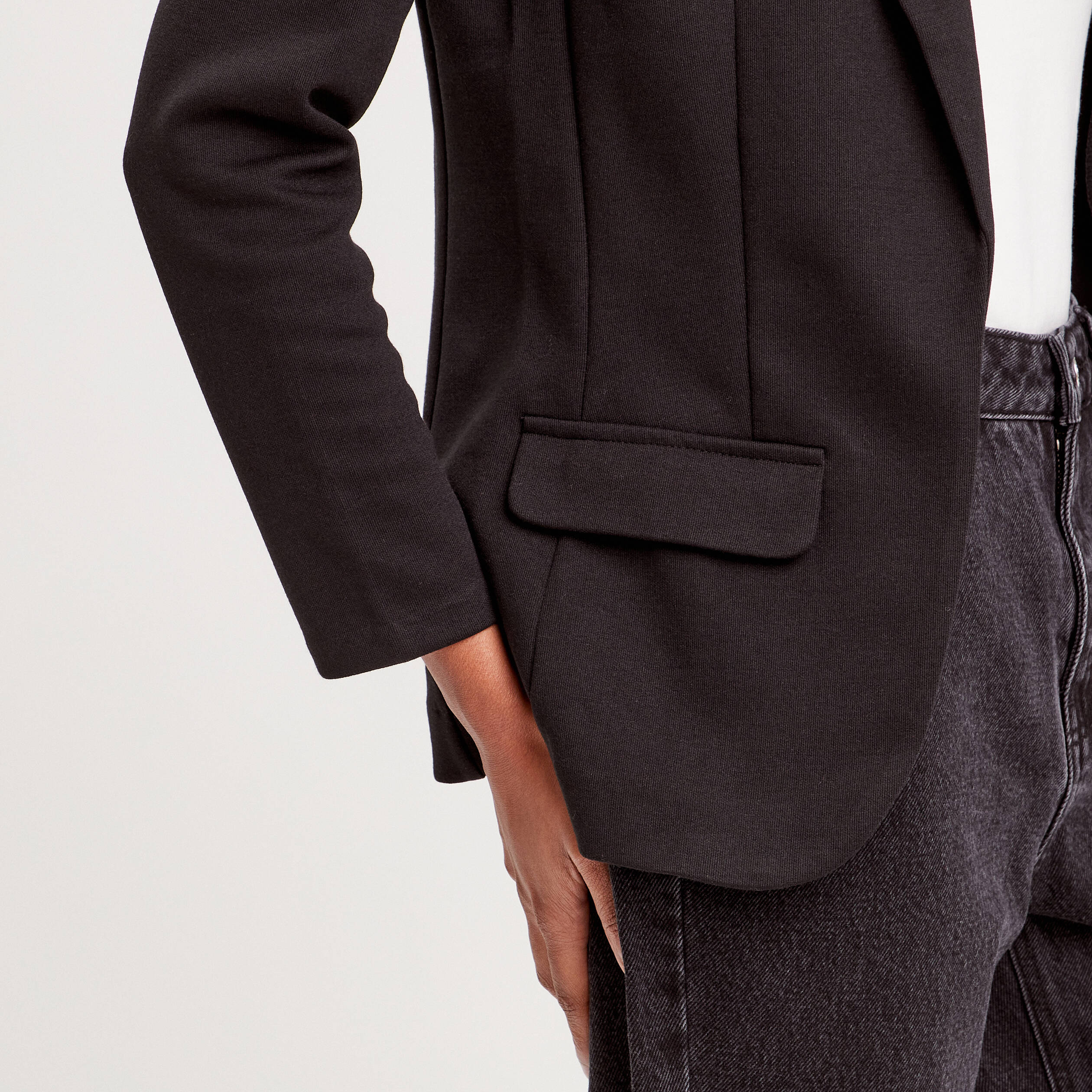 Blazer noir femme cintré 2025