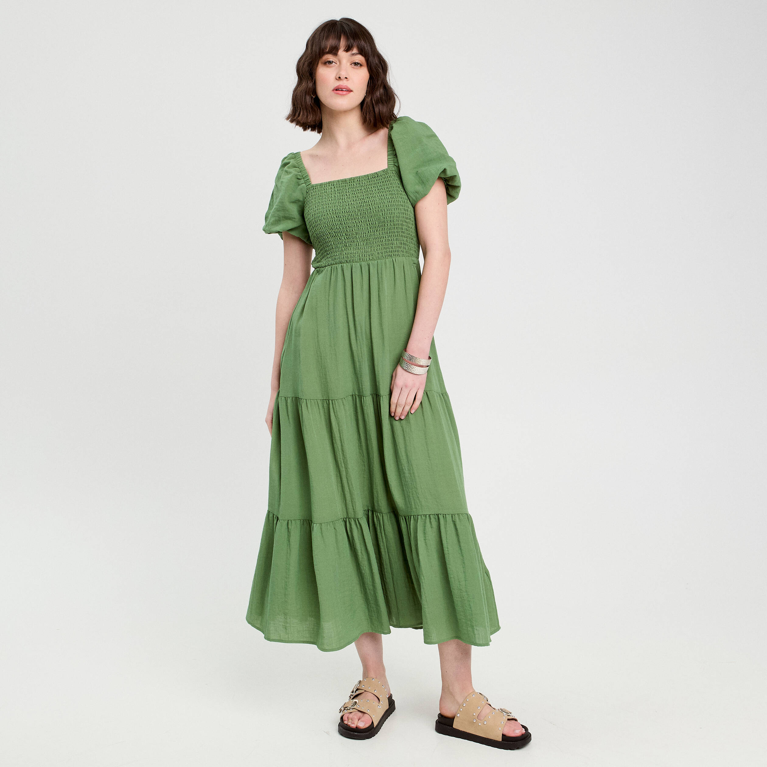 Robe longue évasée smockée vert femme | Vibs