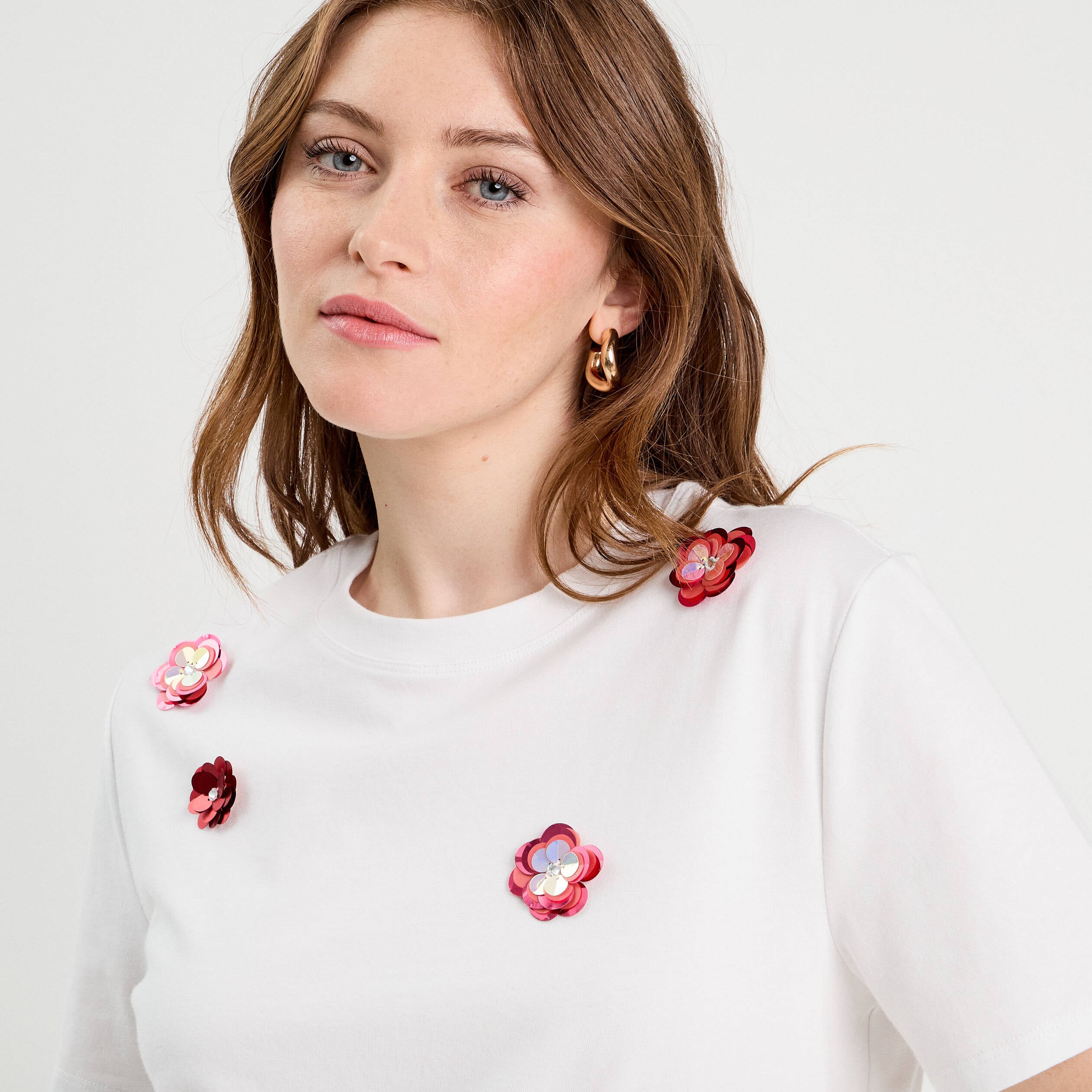 T-shirt d&eacute;tails fleurs sequins blanc femme