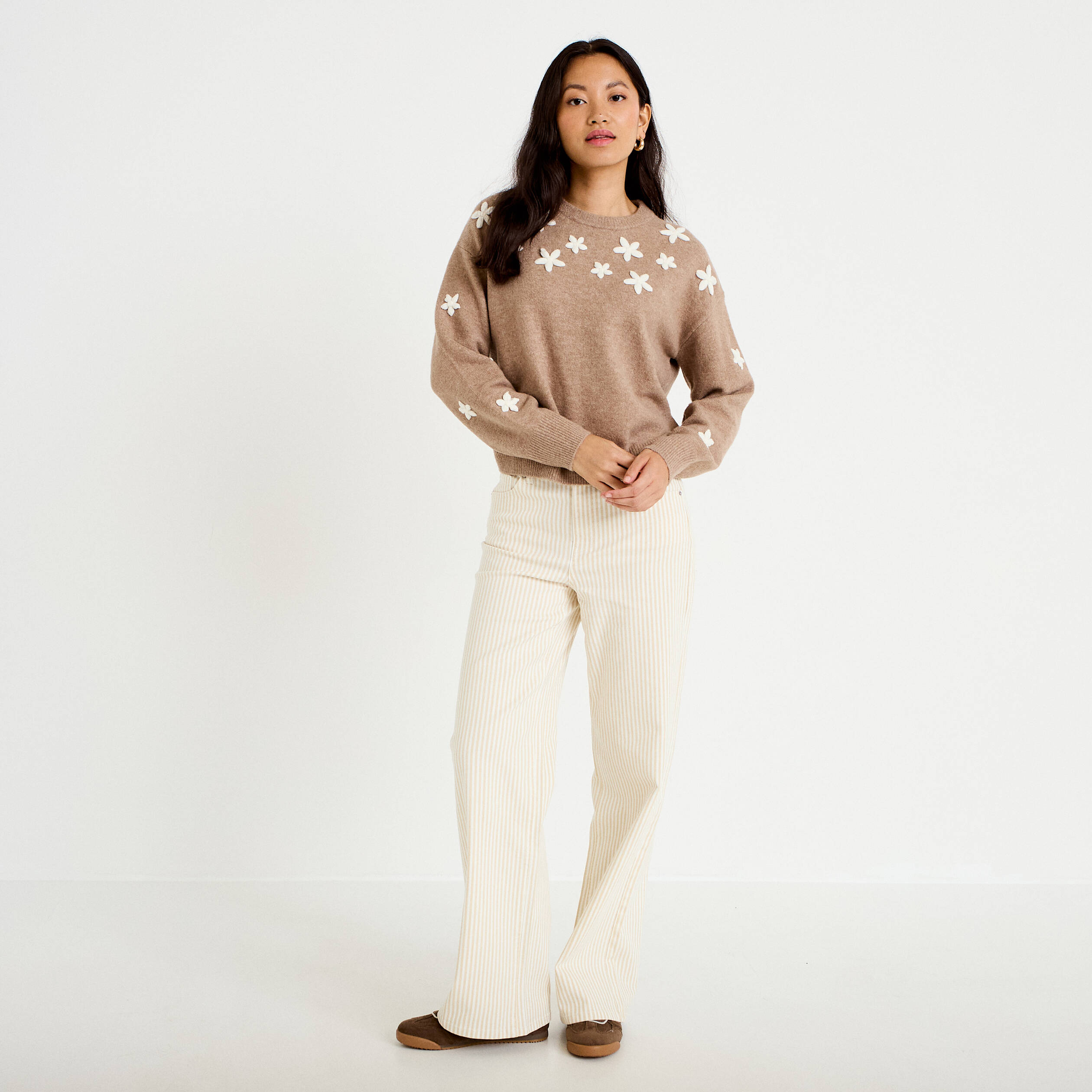 Pull oversize brod&eacute; manches longues beige femme