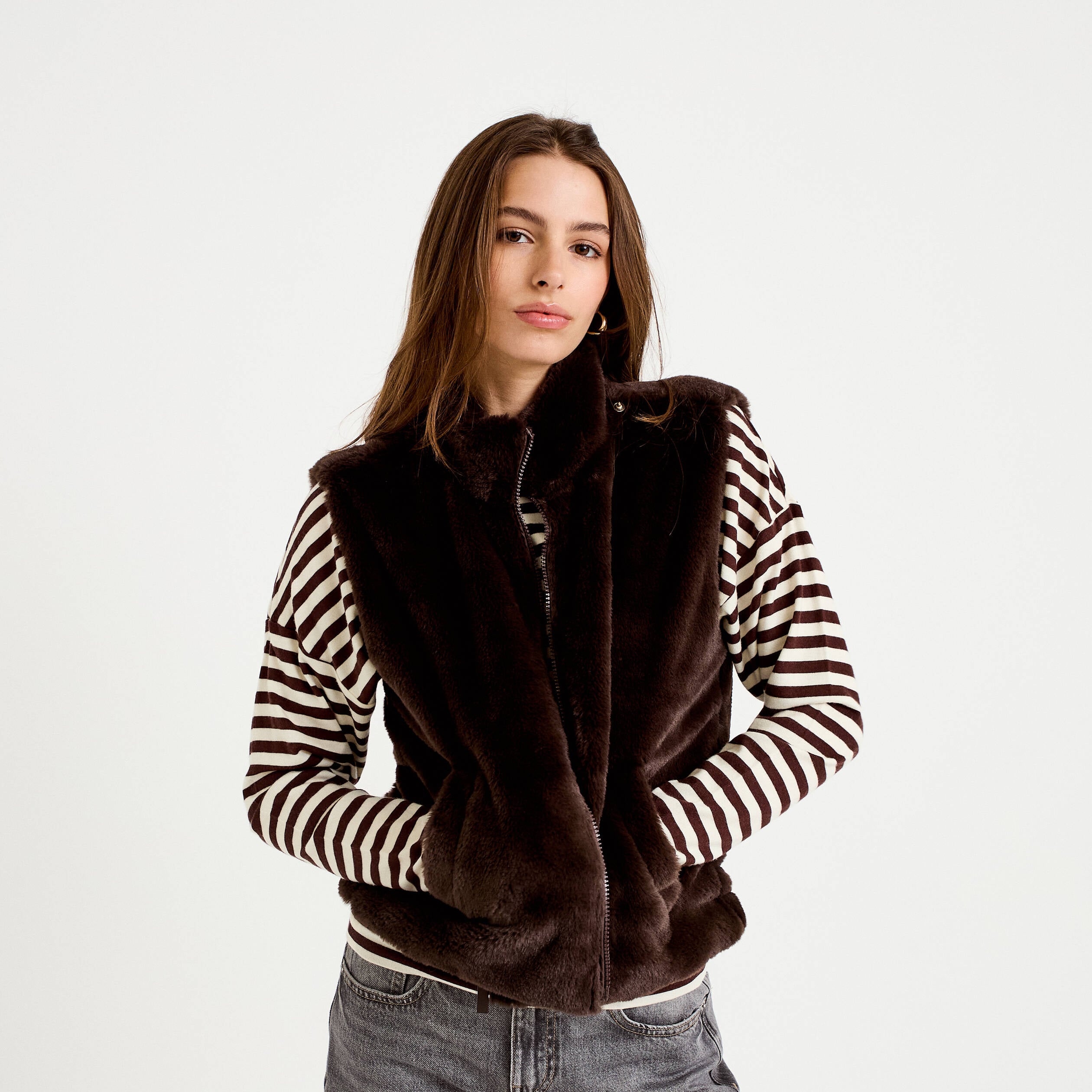 Veste r&eacute;versible sans manches marron fonc&eacute; femme