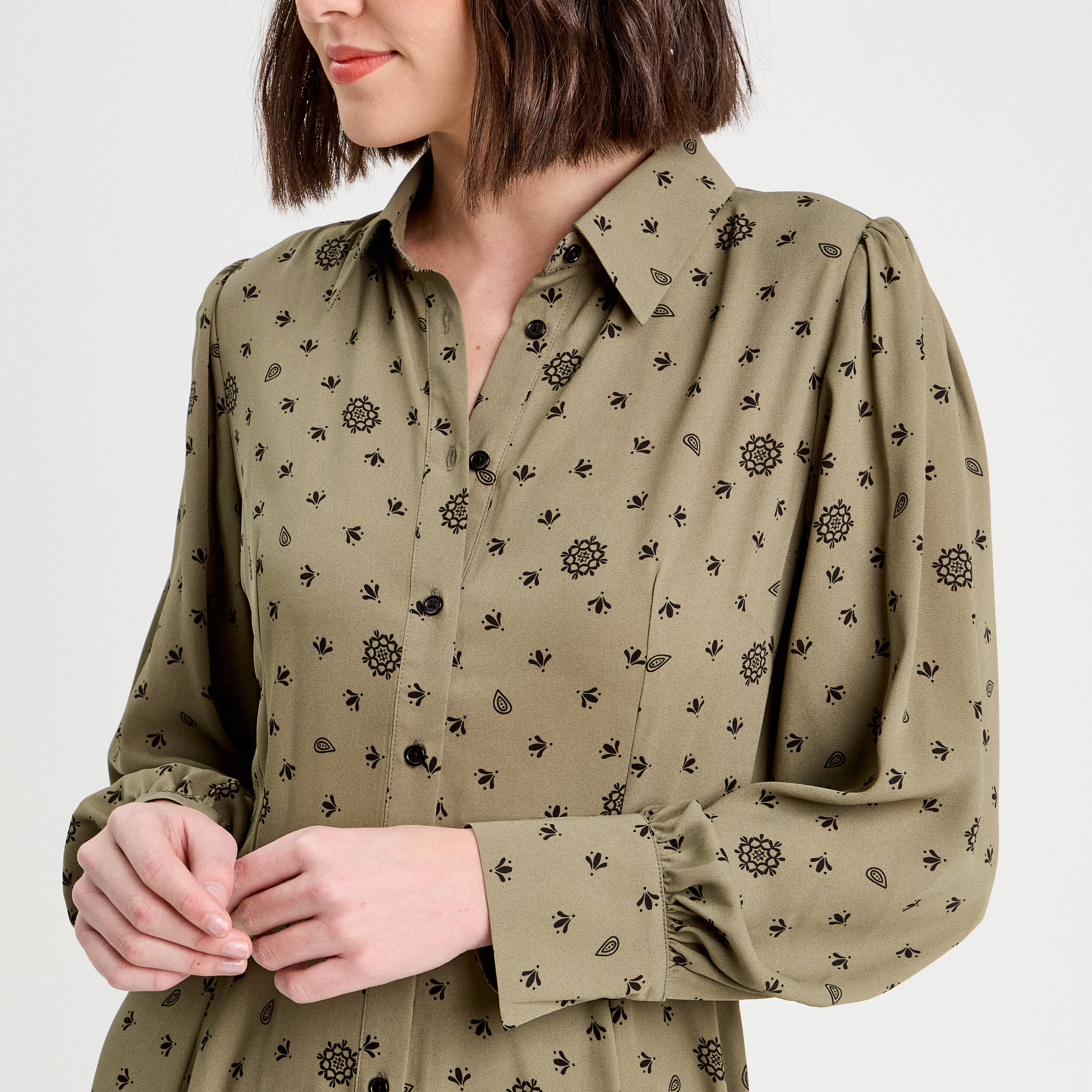 robe chemise evasee fluide vert femme Robe chemise évasée fluide vert femme