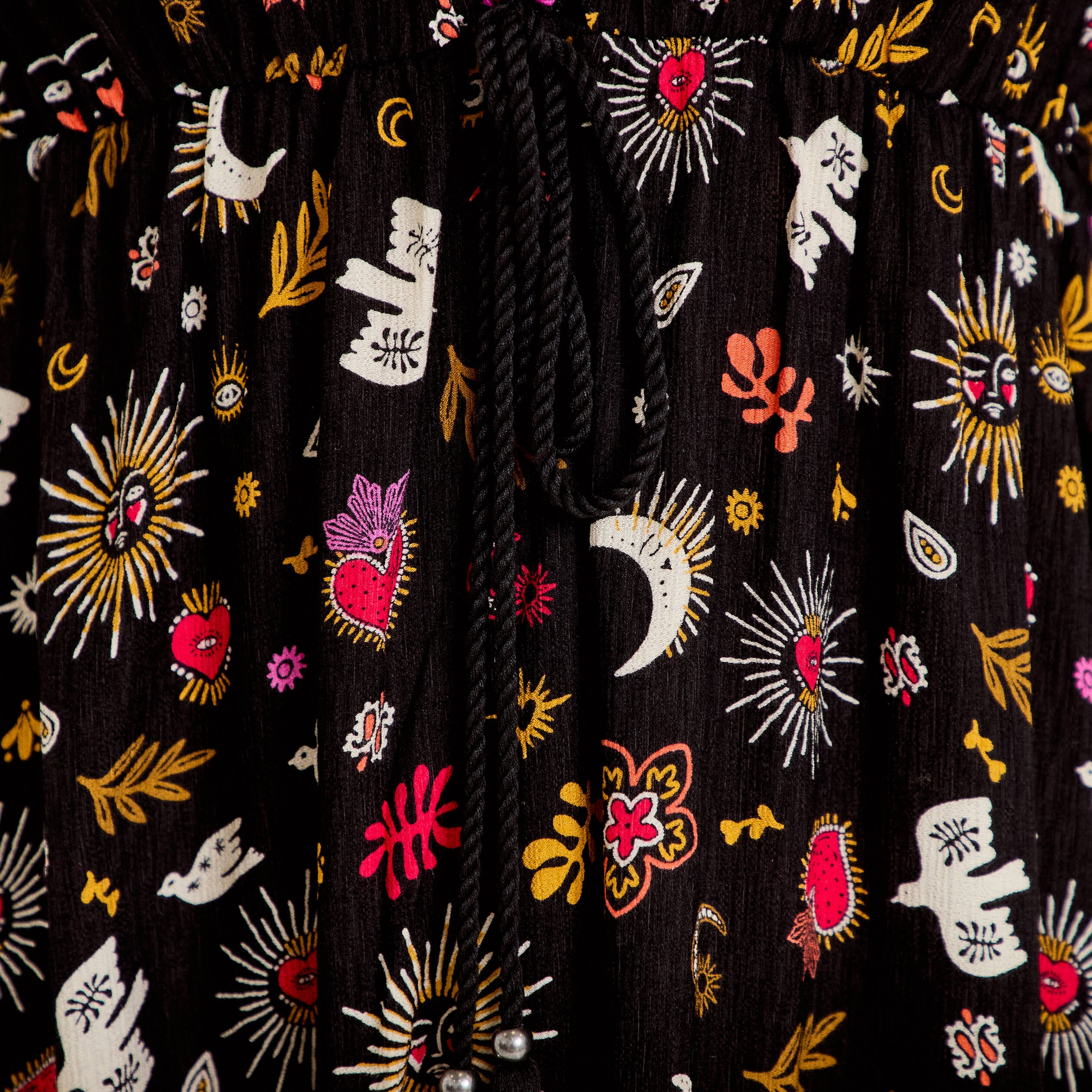 Robe &eacute;vas&eacute;e cr&ecirc;pe col v manches courtes noir femme