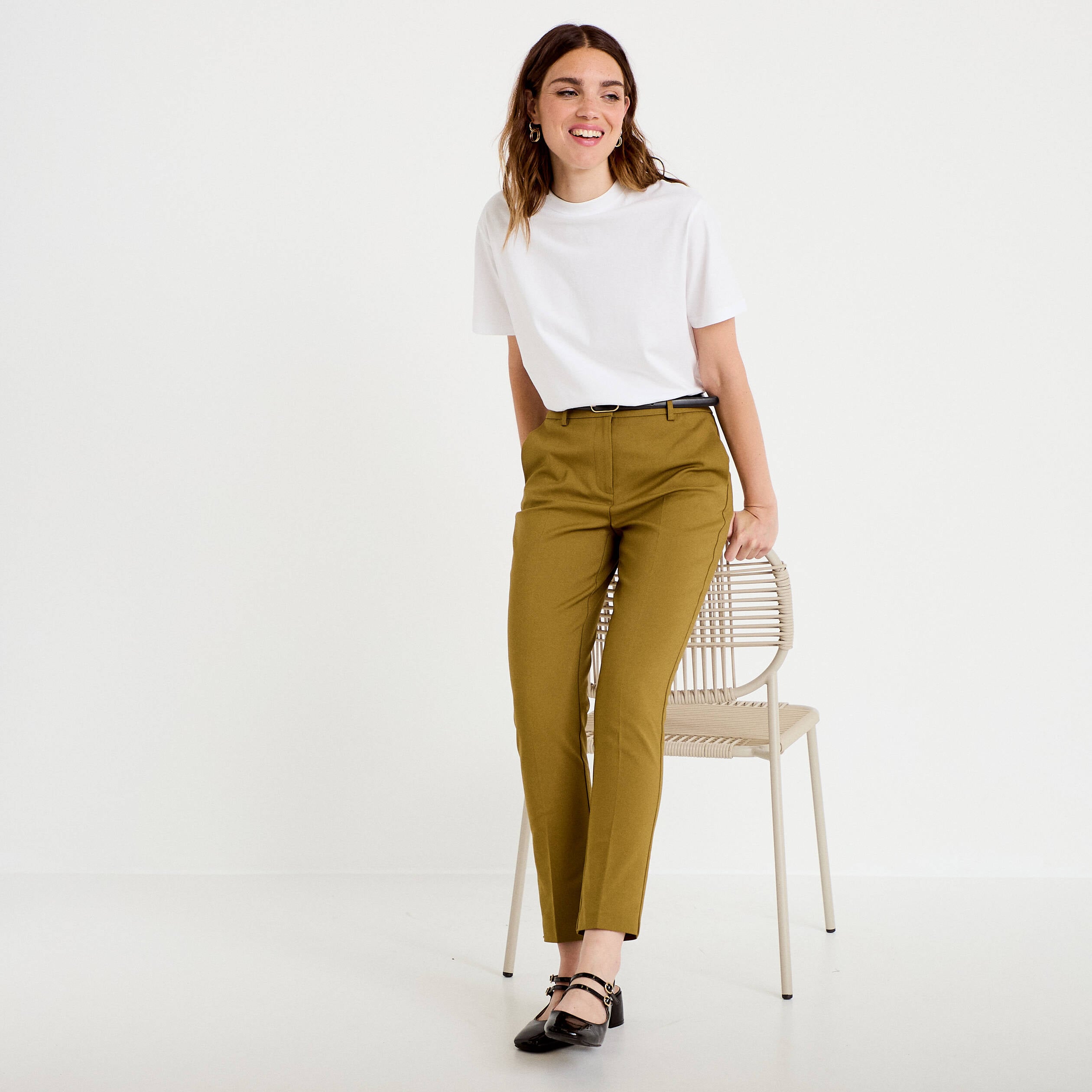 Pantalon cigarette ceintur&eacute; vert kaki femme