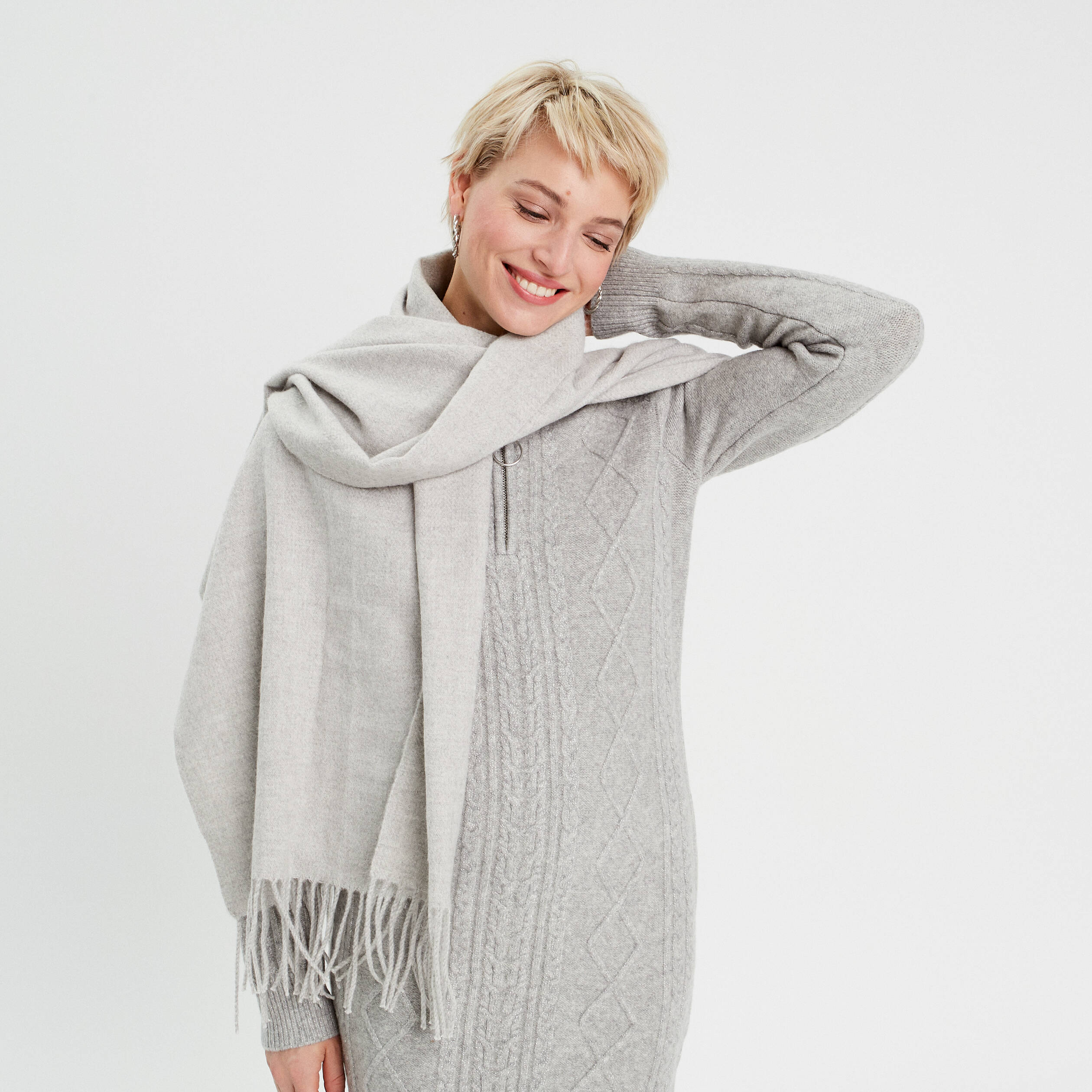 foulard avec franges gris clair femme Foulard avec franges gris clair femme