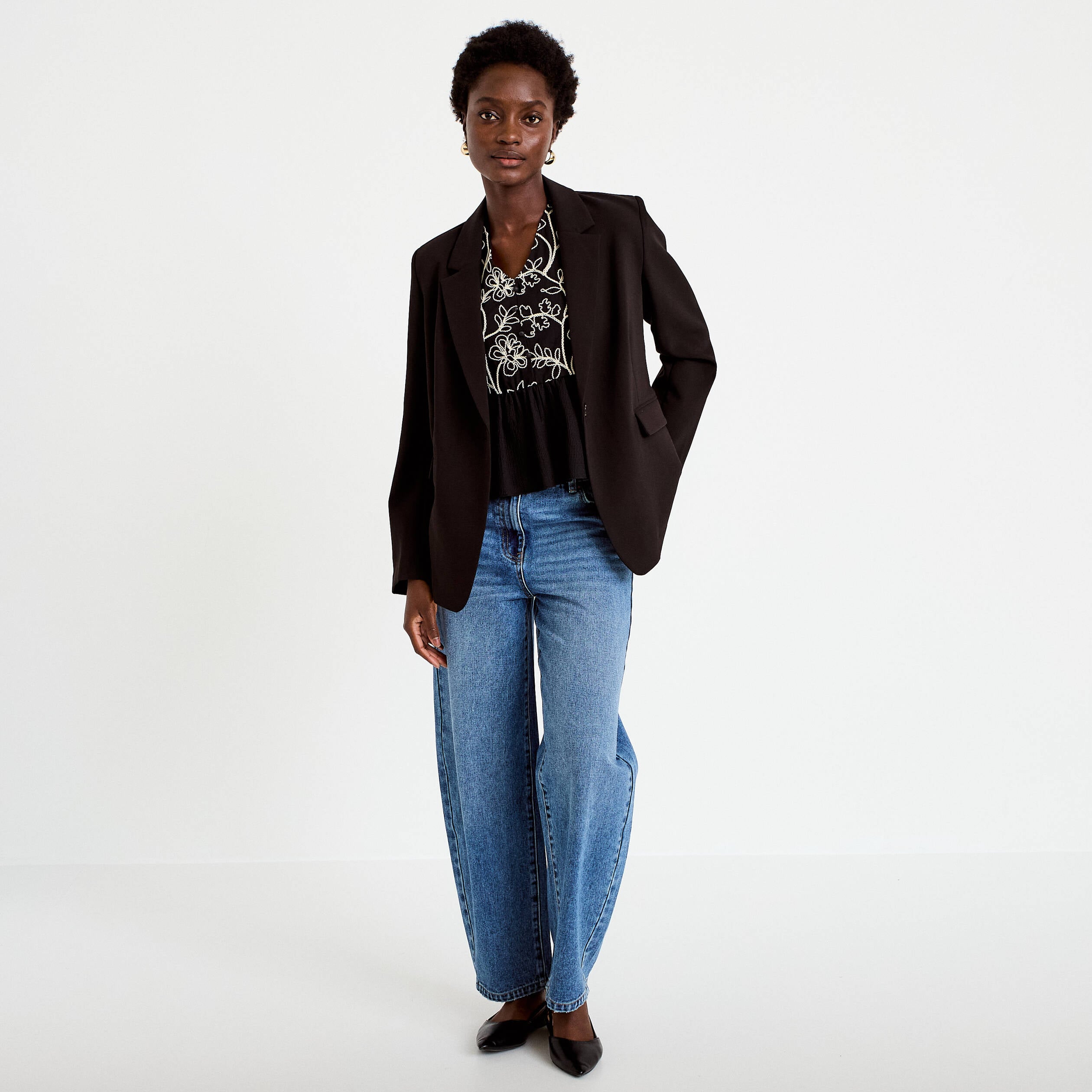 Blouse cintr&eacute;e sans manches col v noir femme