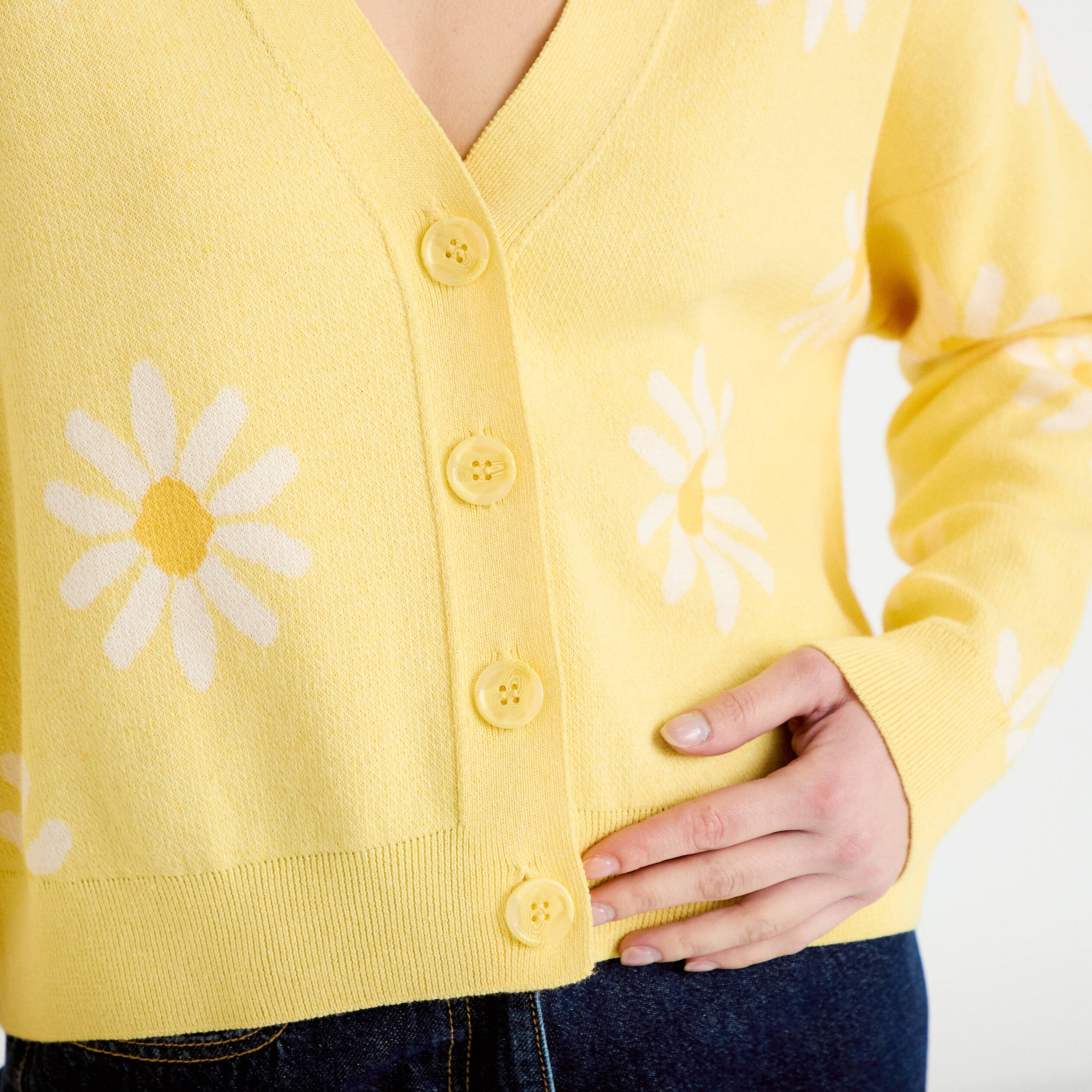 Gilet col v motif fleur jaune clair femme