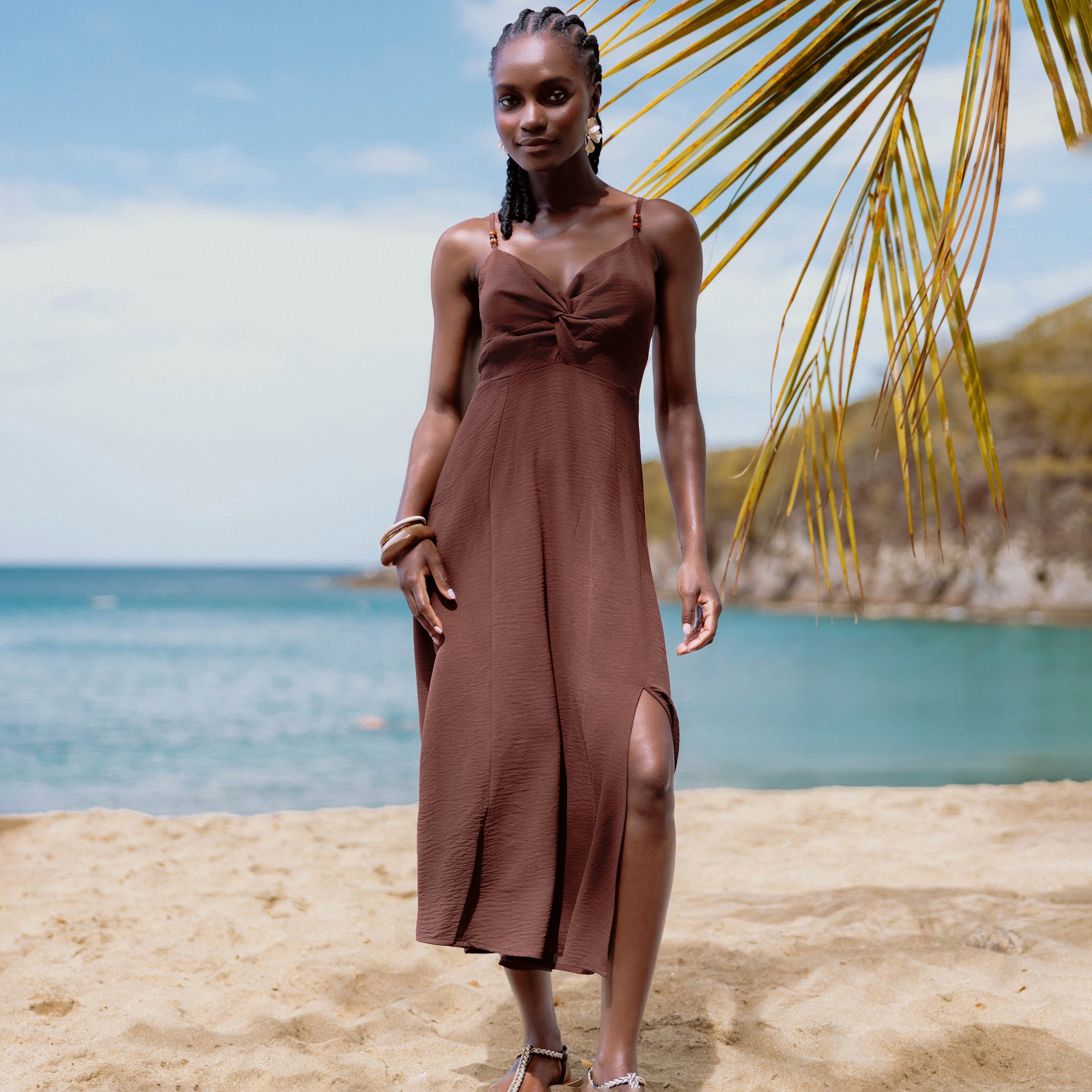Robe longue &eacute;vas&eacute;e fendue marron femme
