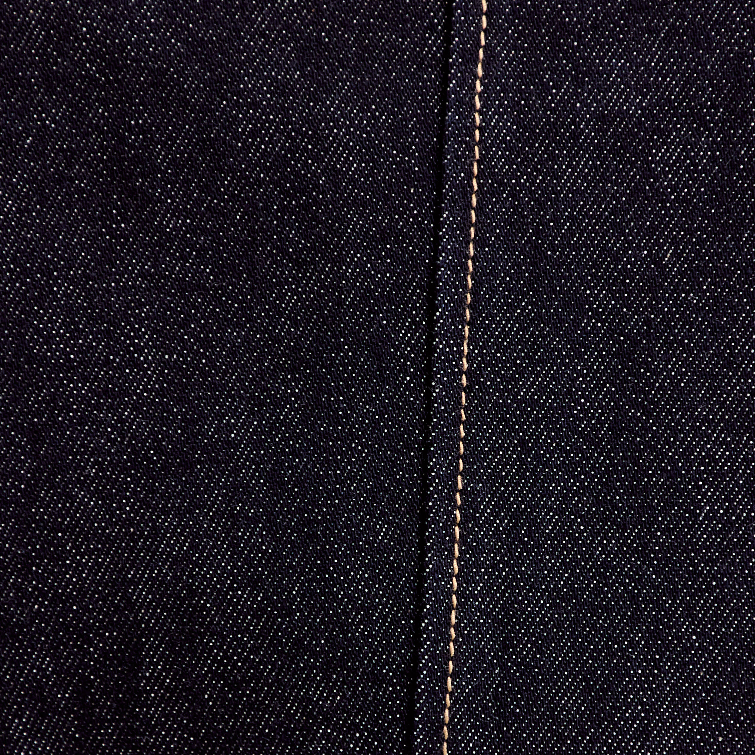 Gilet cintr&eacute; sans manches en jean denim brut femme