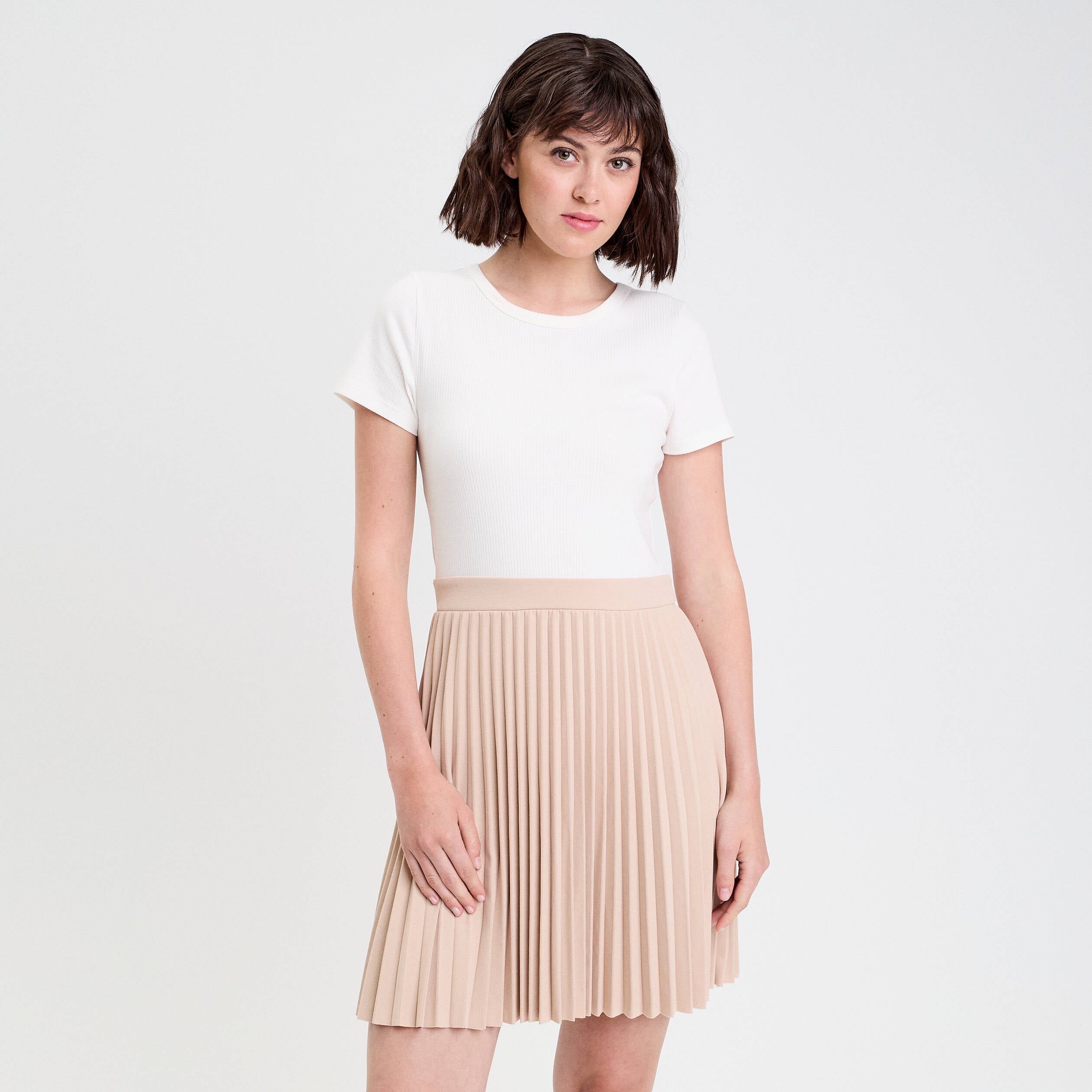 Robe droite pliss&eacute;e sable femme