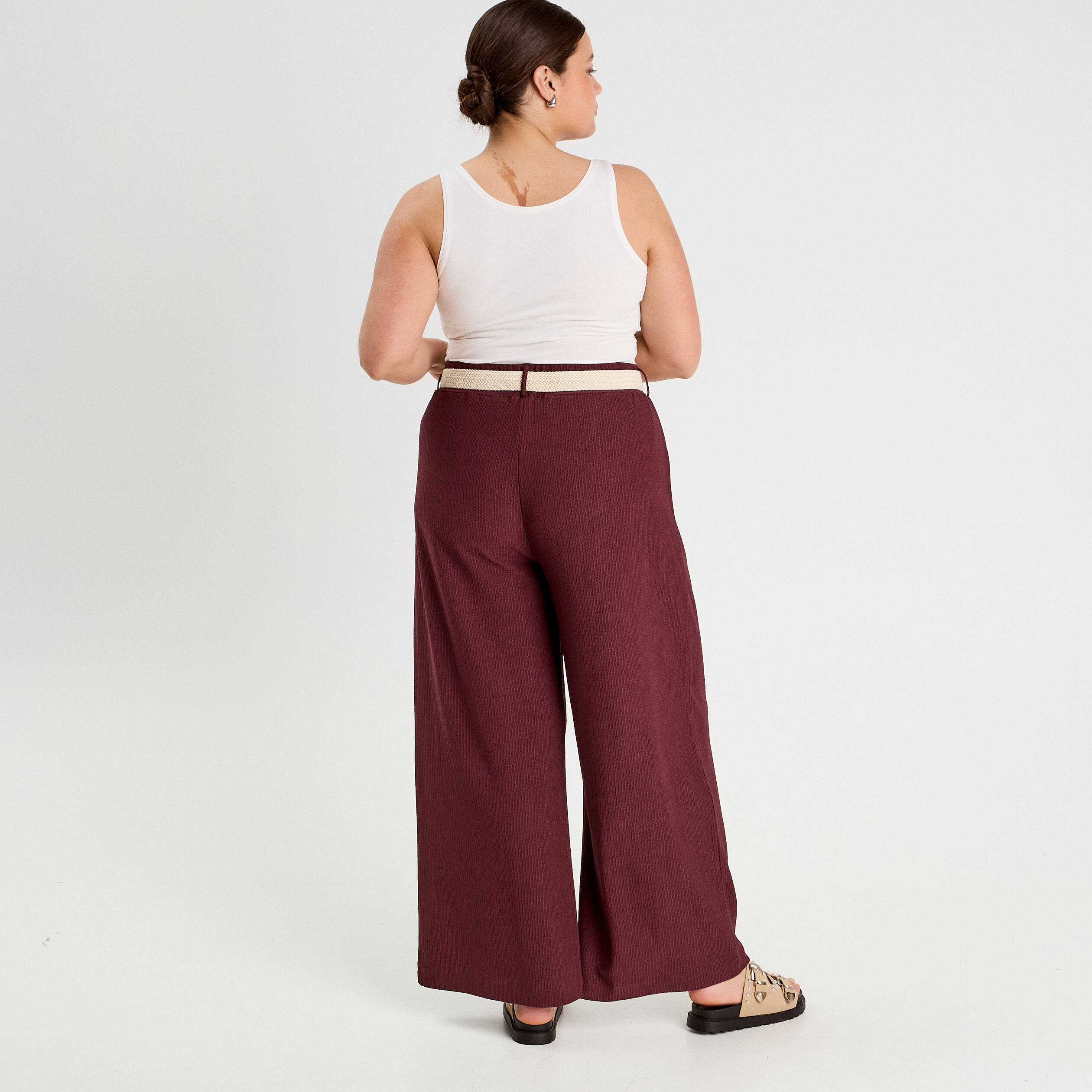 Pantalon large fluide ceintur&eacute; prune femme