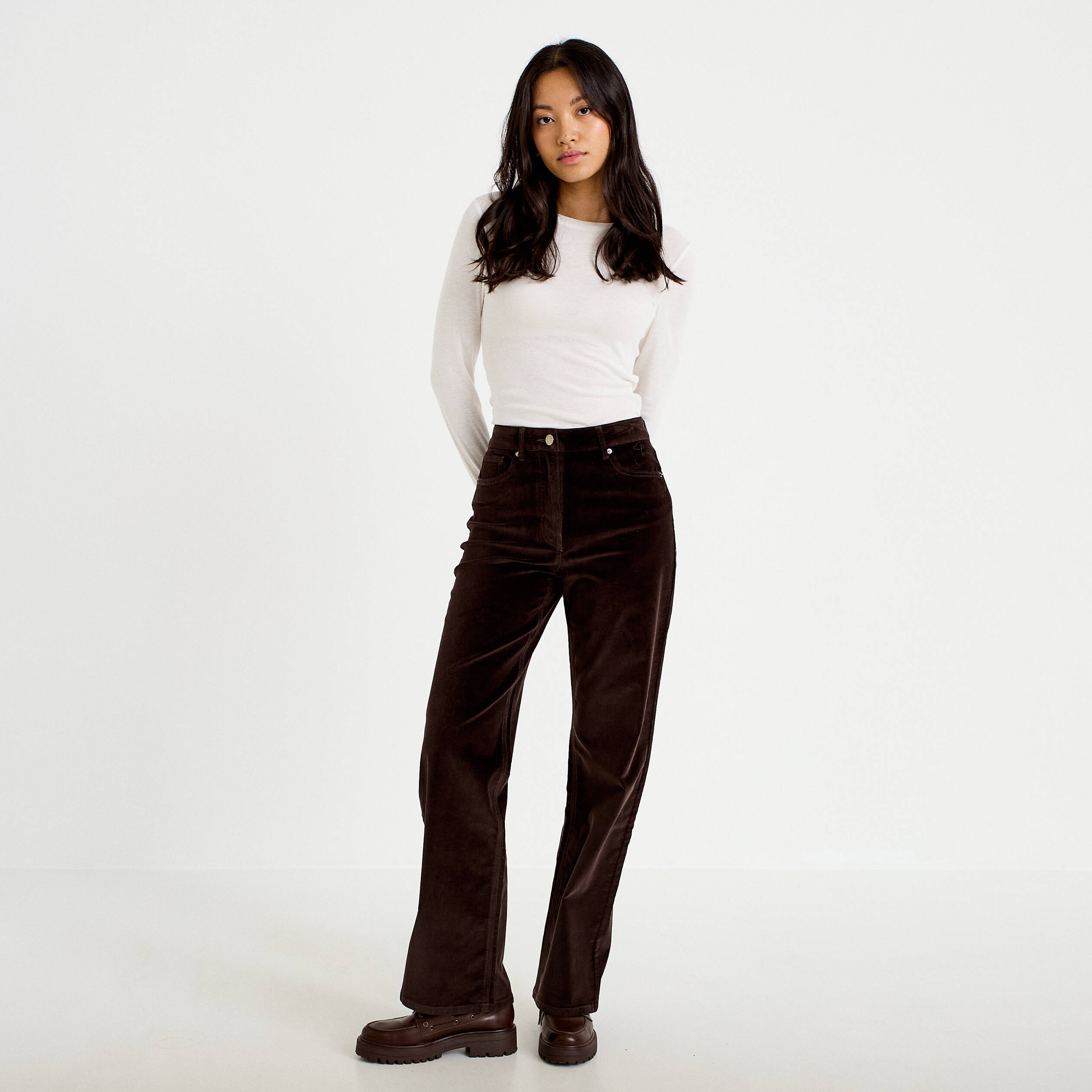 Pantalon bootcut taille haute velours marron fonc&eacute; femme